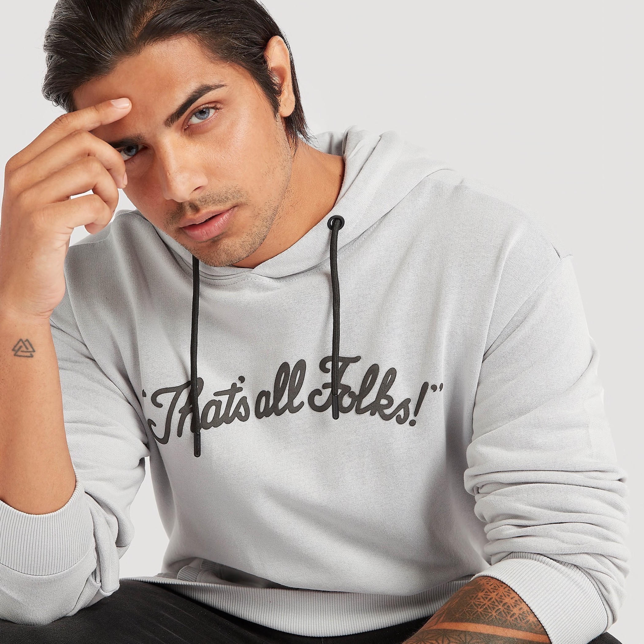 سويت شيرت بقبّعة وطبعات تايبوجرافيك وأكمام طويلة-men-winterwear-hoodiesandsweatshirts-image-3