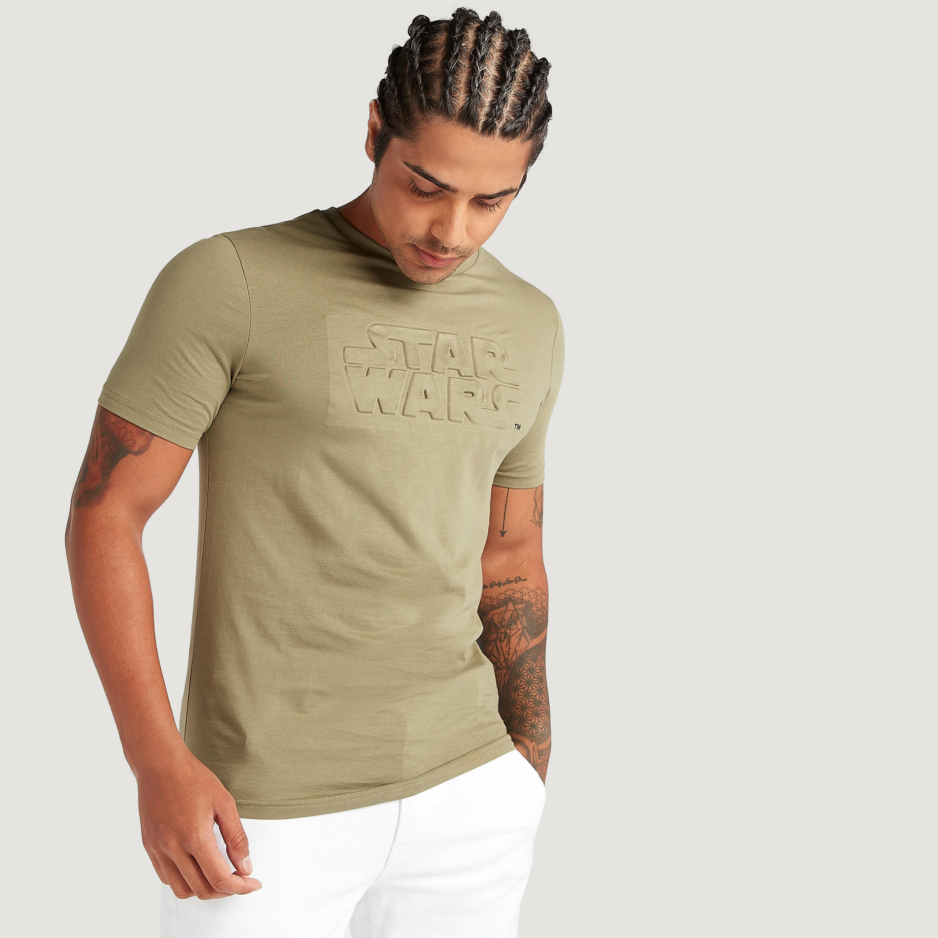 تيشيرت بياقة ضيّقة وأكمام قصيرة ونقوش ستار وورز-men-clothing-tshirtsandpolos-tshirts-image-1