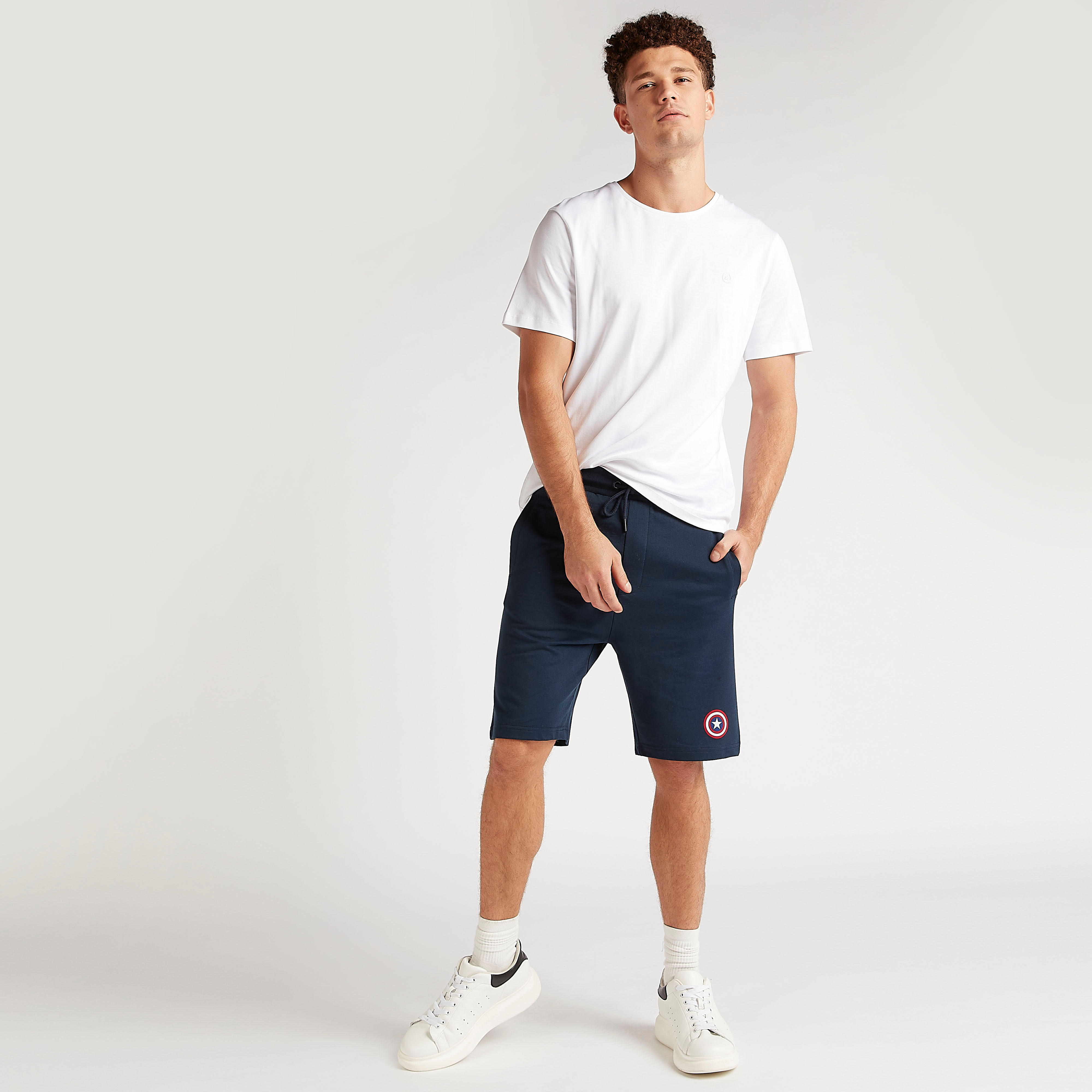 شورت برباط إغلاق وطبعات كابتن أمريكا-men-clothing-bottoms-shorts-image-4