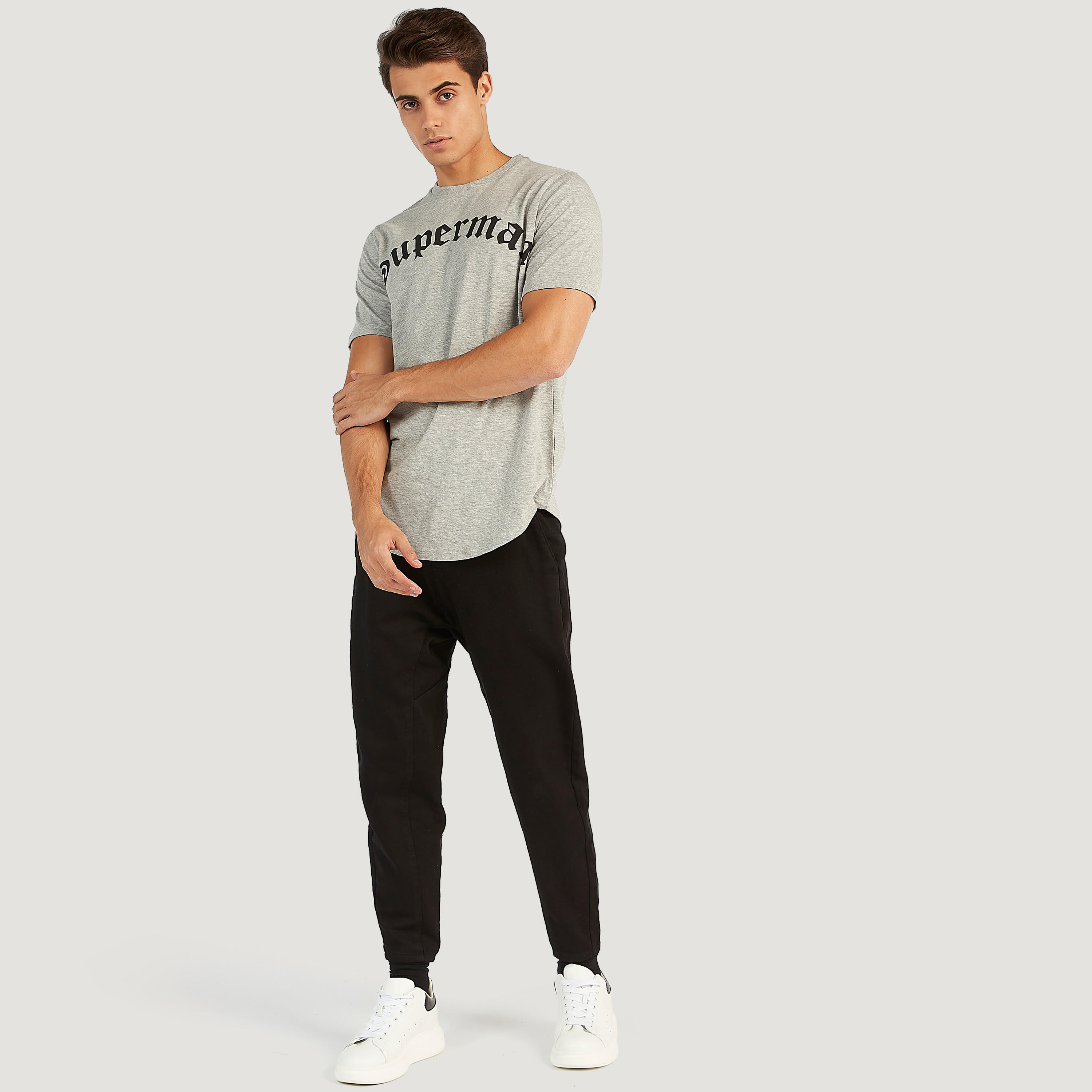 تيشيرت بياقة ضيّقة وأكمام قصيرة وطبعات سوبرمان-men-clothing-tshirtsandpolos-tshirts-image-2