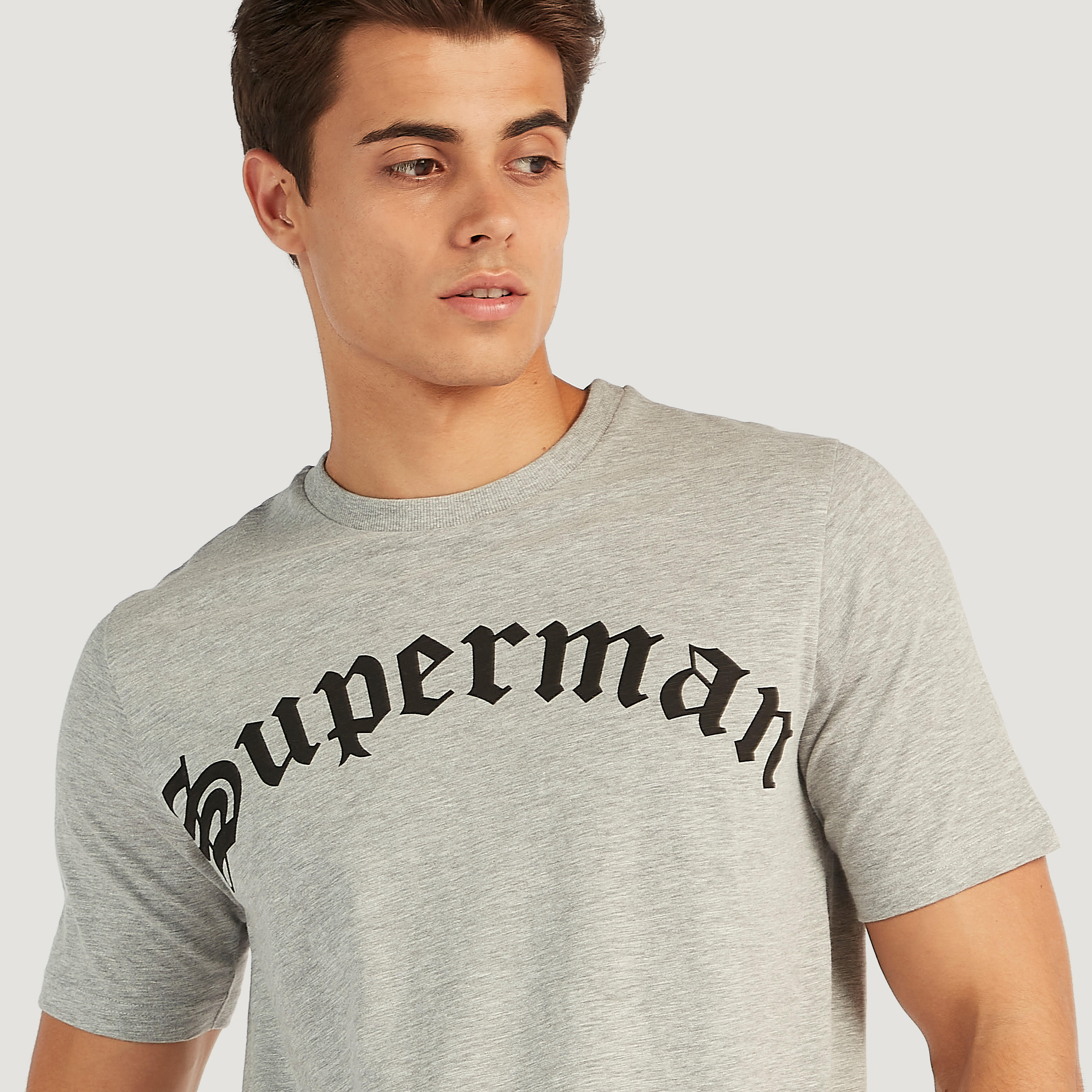 تيشيرت بياقة ضيّقة وأكمام قصيرة وطبعات سوبرمان-men-clothing-tshirtsandpolos-tshirts-image-3