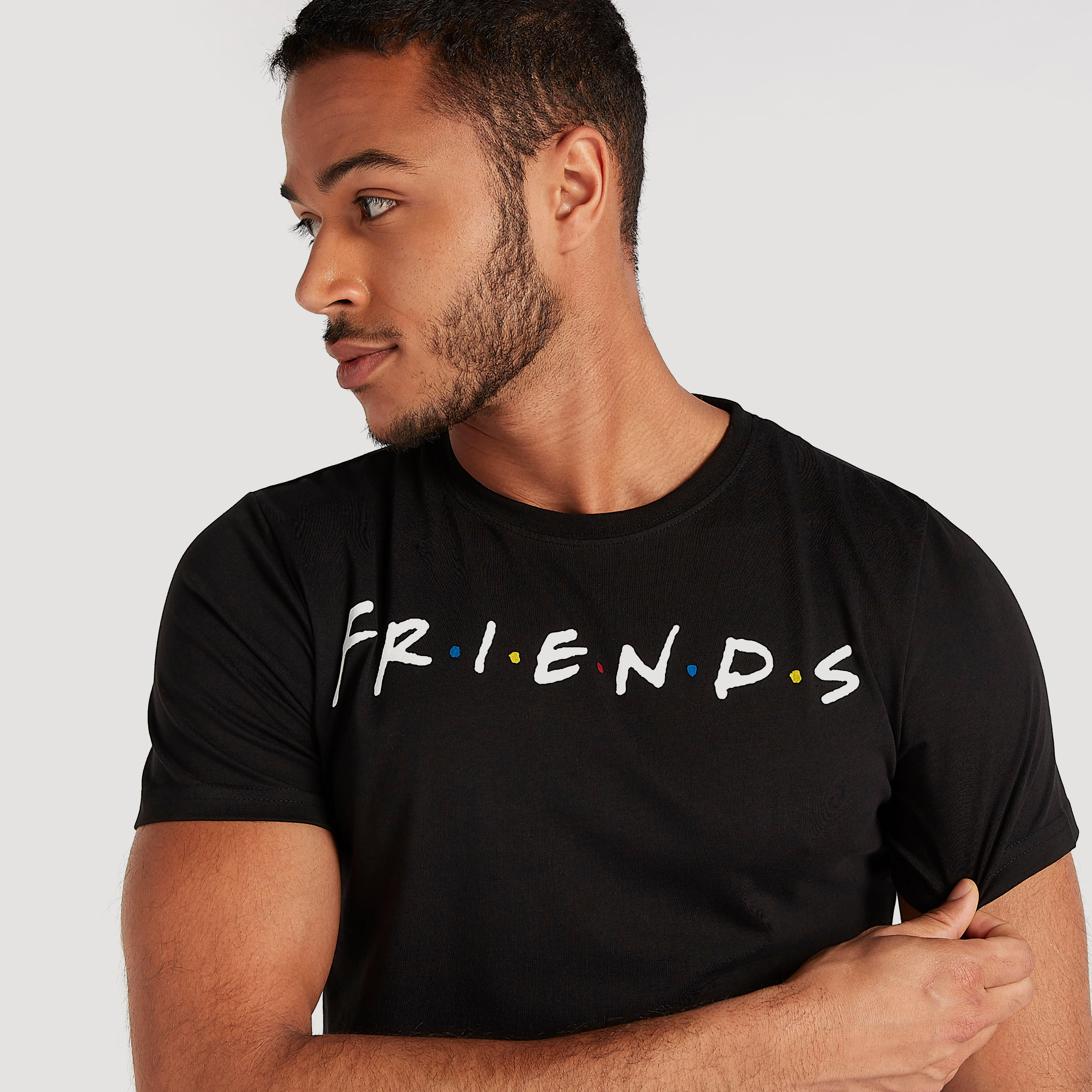 تيشيرت بياقة ضيّقة وأكمام قصيرة وطبعات-men-clothing-tshirtsandpolos-tshirts-image-3
