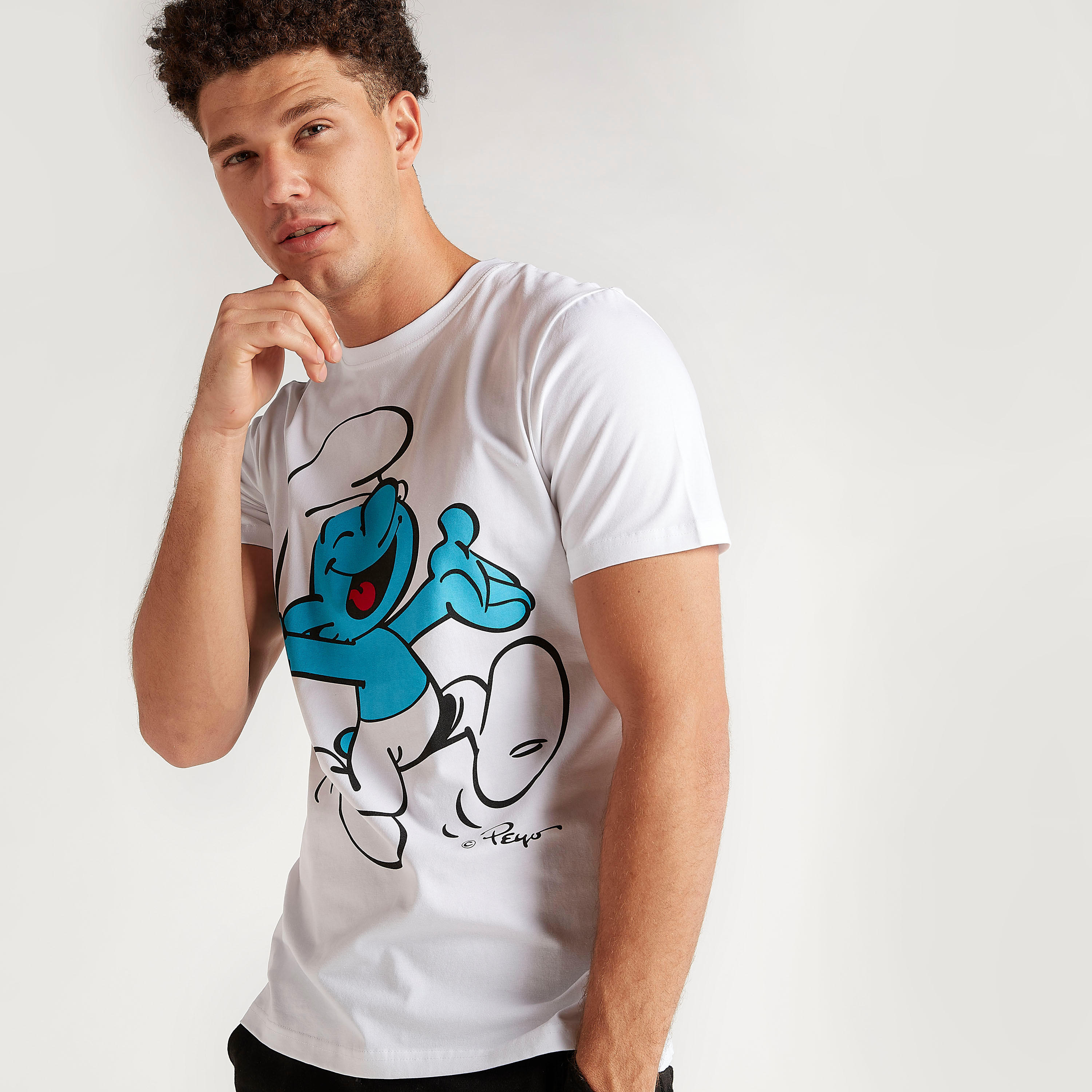 تيشيرت بياقة ضيّقة وأكمام قصيرة وطبعات ذي سمورفز-men-clothing-tshirtsandpolos-tshirts-image-1