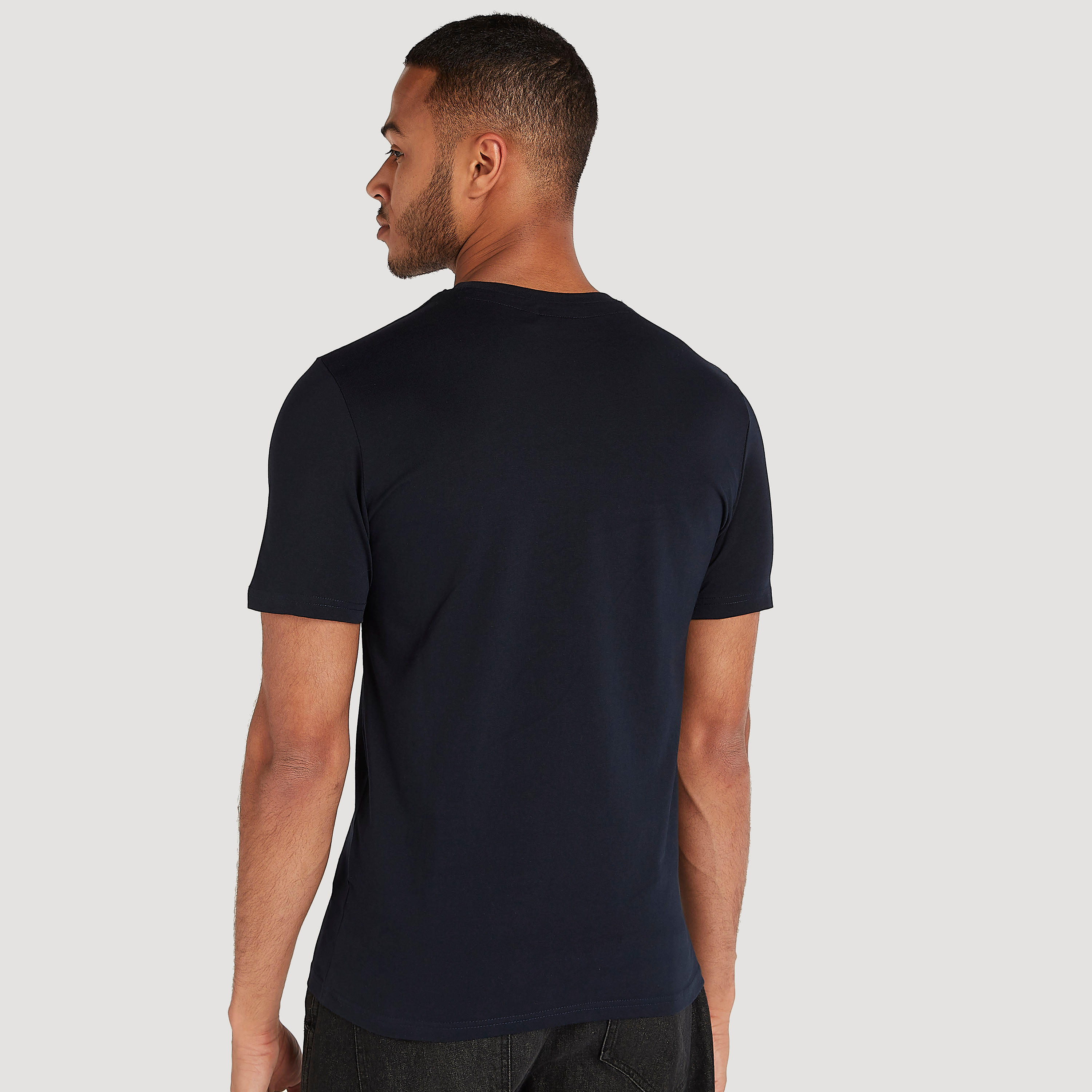 تيشيرت بياقة ضيّقة وأكمام كاب وطبعات شعار سوبرمان-men-clothing-tshirtsandpolos-tshirts-image-4