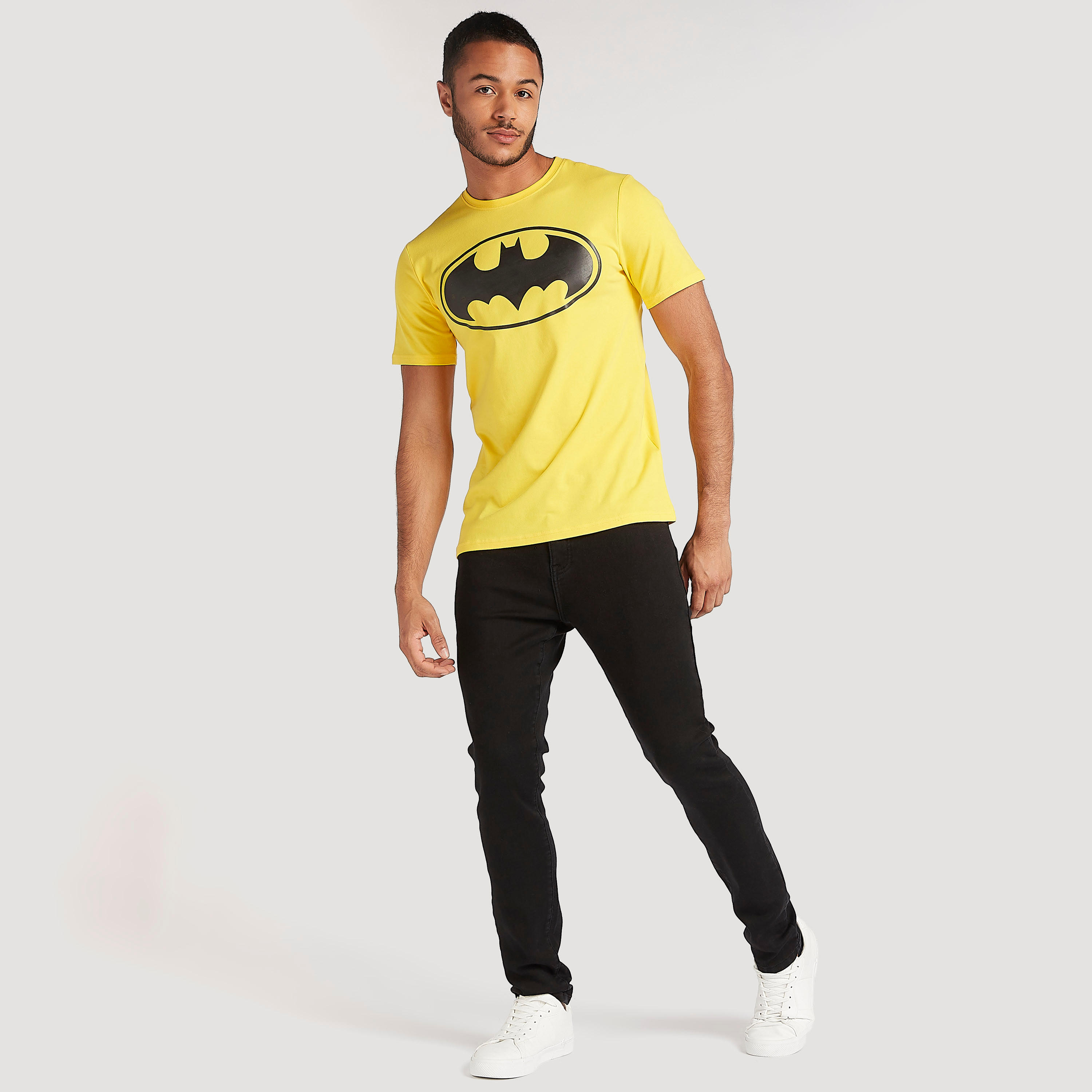 تيشيرت بياقة ضيّقة وأكمام قصيرة وطبعات باتمان-men-clothing-tshirtsandpolos-tshirts-image-2