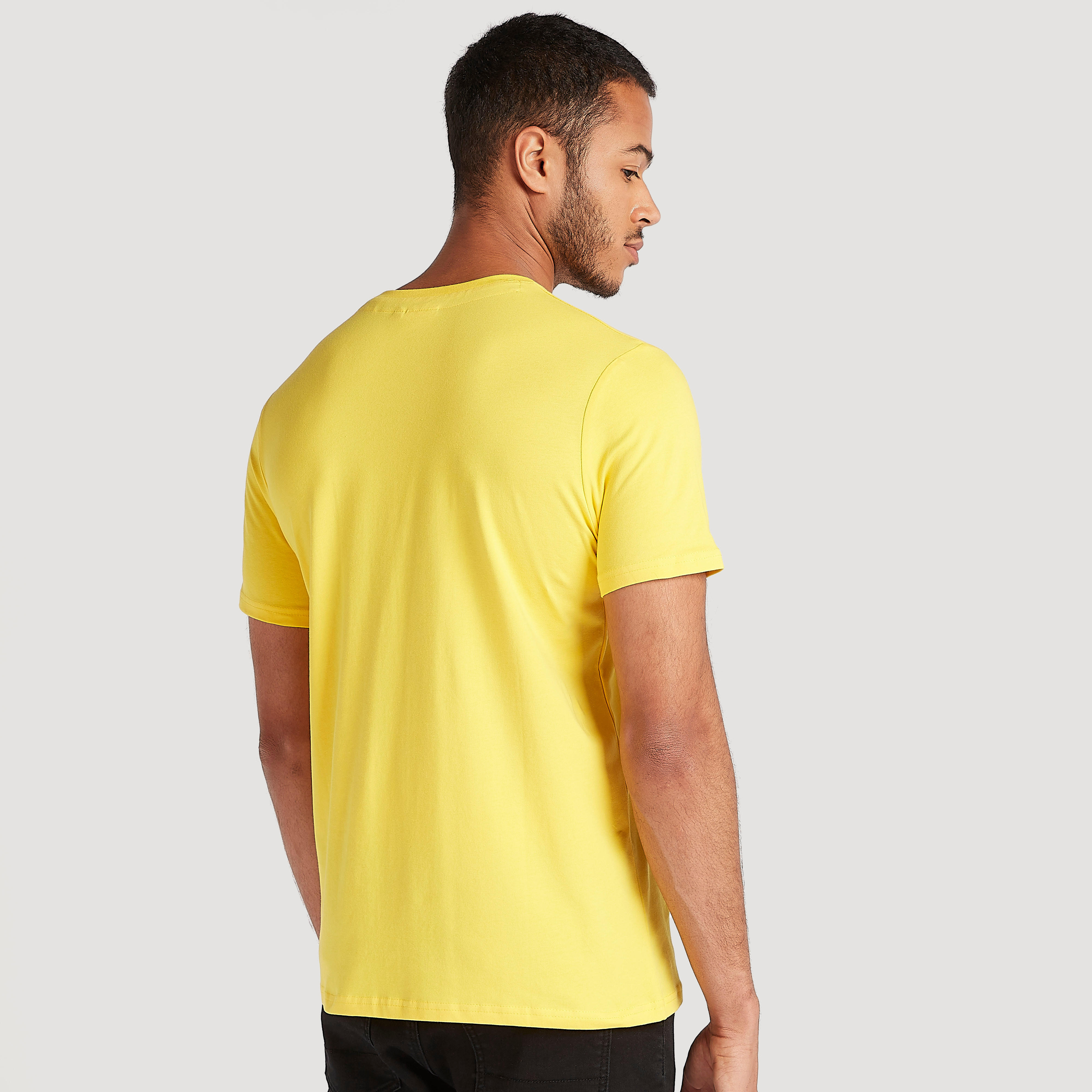 تيشيرت بياقة ضيّقة وأكمام قصيرة وطبعات باتمان-men-clothing-tshirtsandpolos-tshirts-image-4