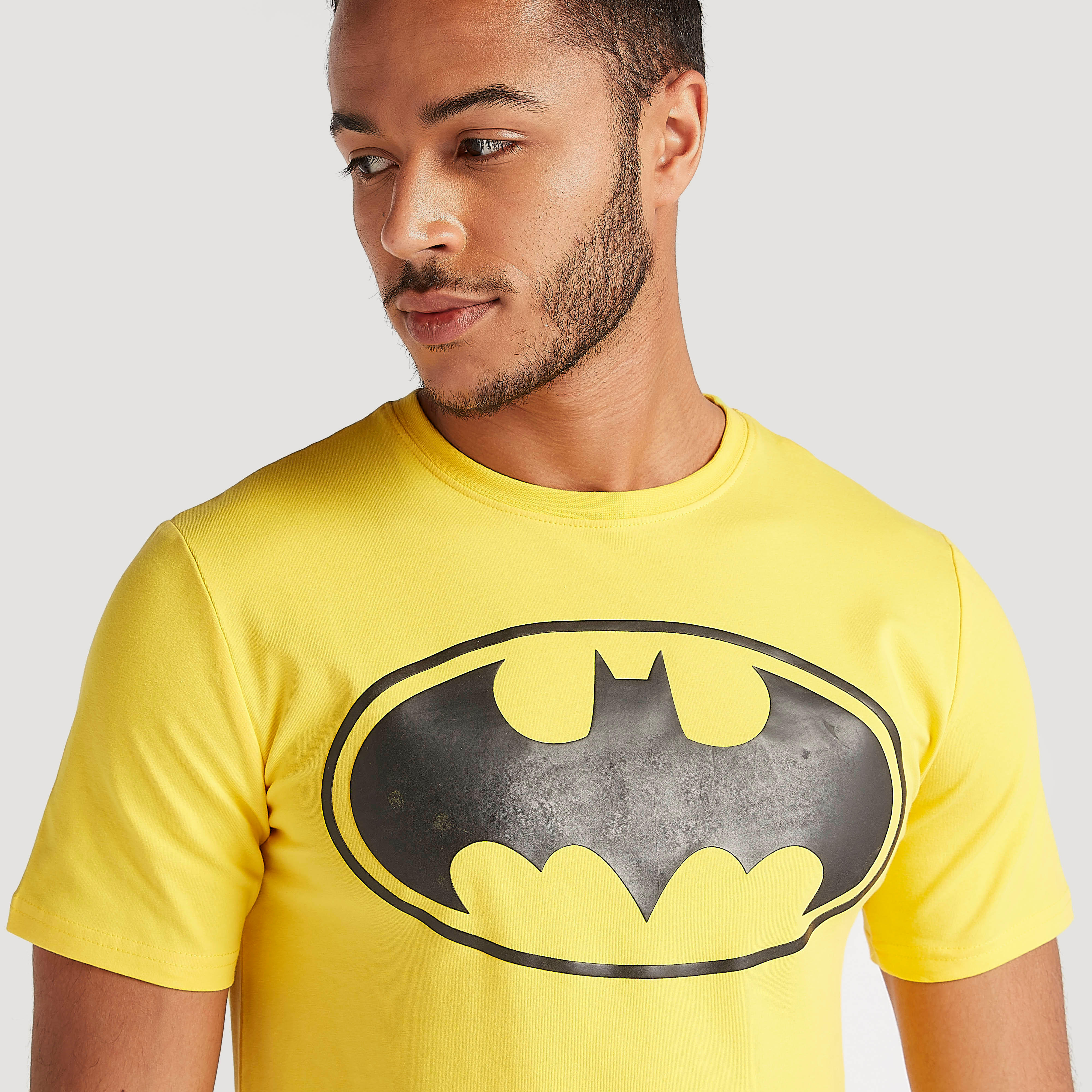 تيشيرت بياقة ضيّقة وأكمام قصيرة وطبعات باتمان-men-clothing-tshirtsandpolos-tshirts-image-5