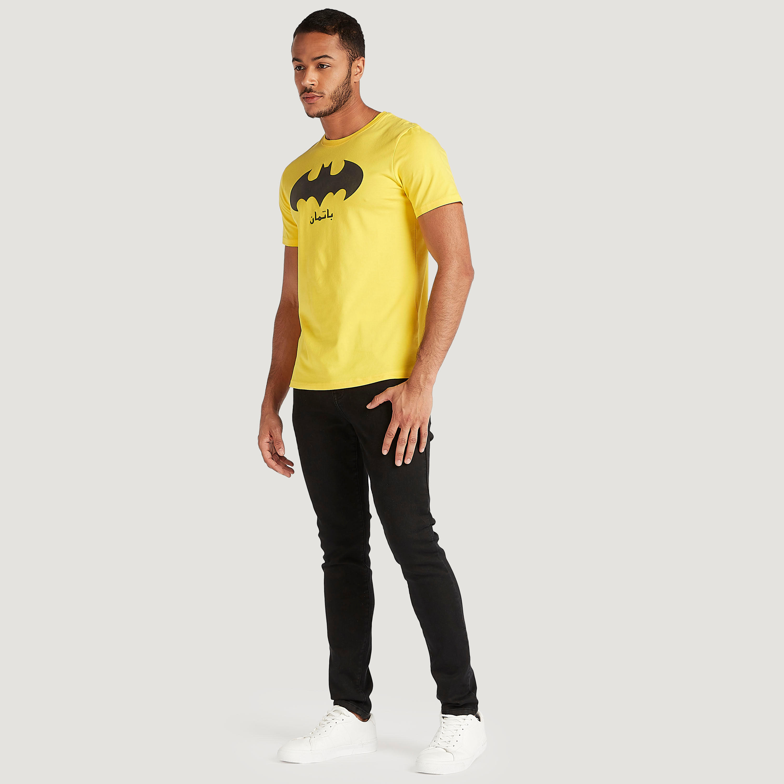 تيشيرت بياقة ضيّقة وأكمام قصيرة وطبعات باتمان-men-clothing-tshirtsandpolos-tshirts-image-2