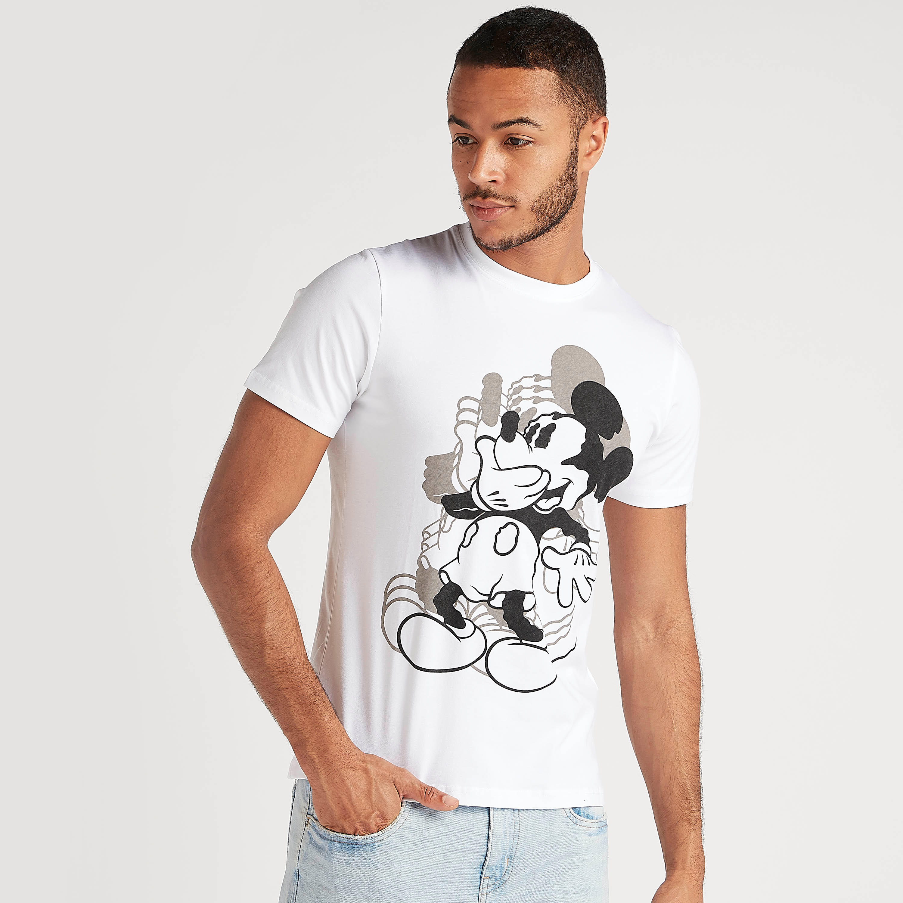 تيشيرت بياقة ضيّقة وأكمام قصيرة وطبعات ميكي ماوس-men-clothing-tshirtsandpolos-tshirts-image-1