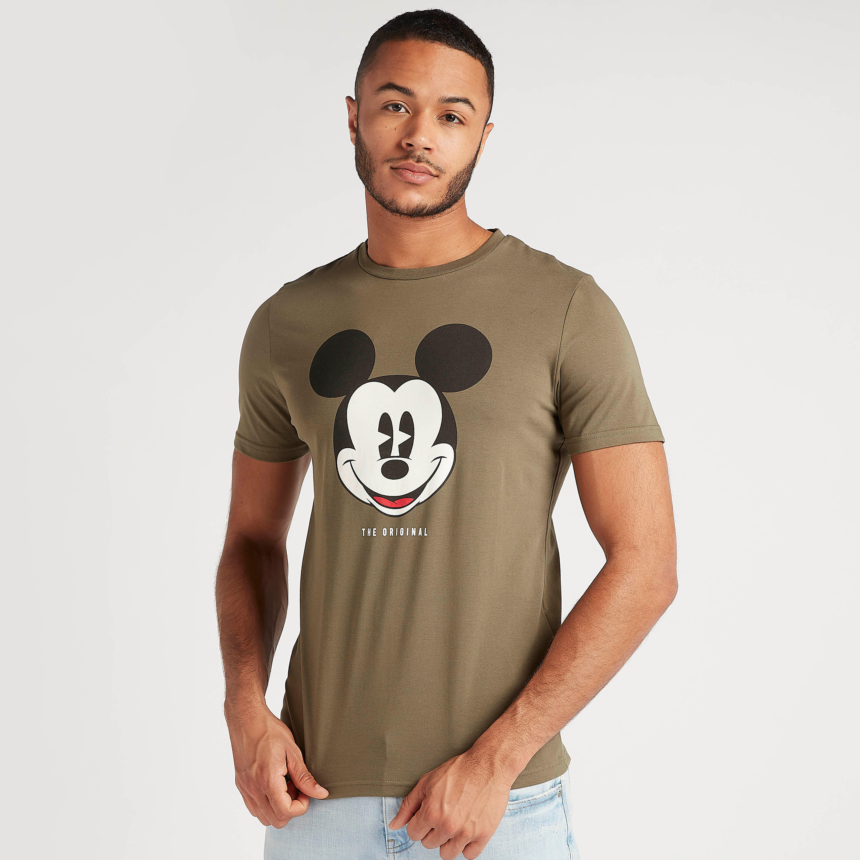 تيشيرت بياقة ضيّقة وأكمام قصيرة وطبعات ميكي ماوس-men-clothing-tshirtsandpolos-tshirts-image-1