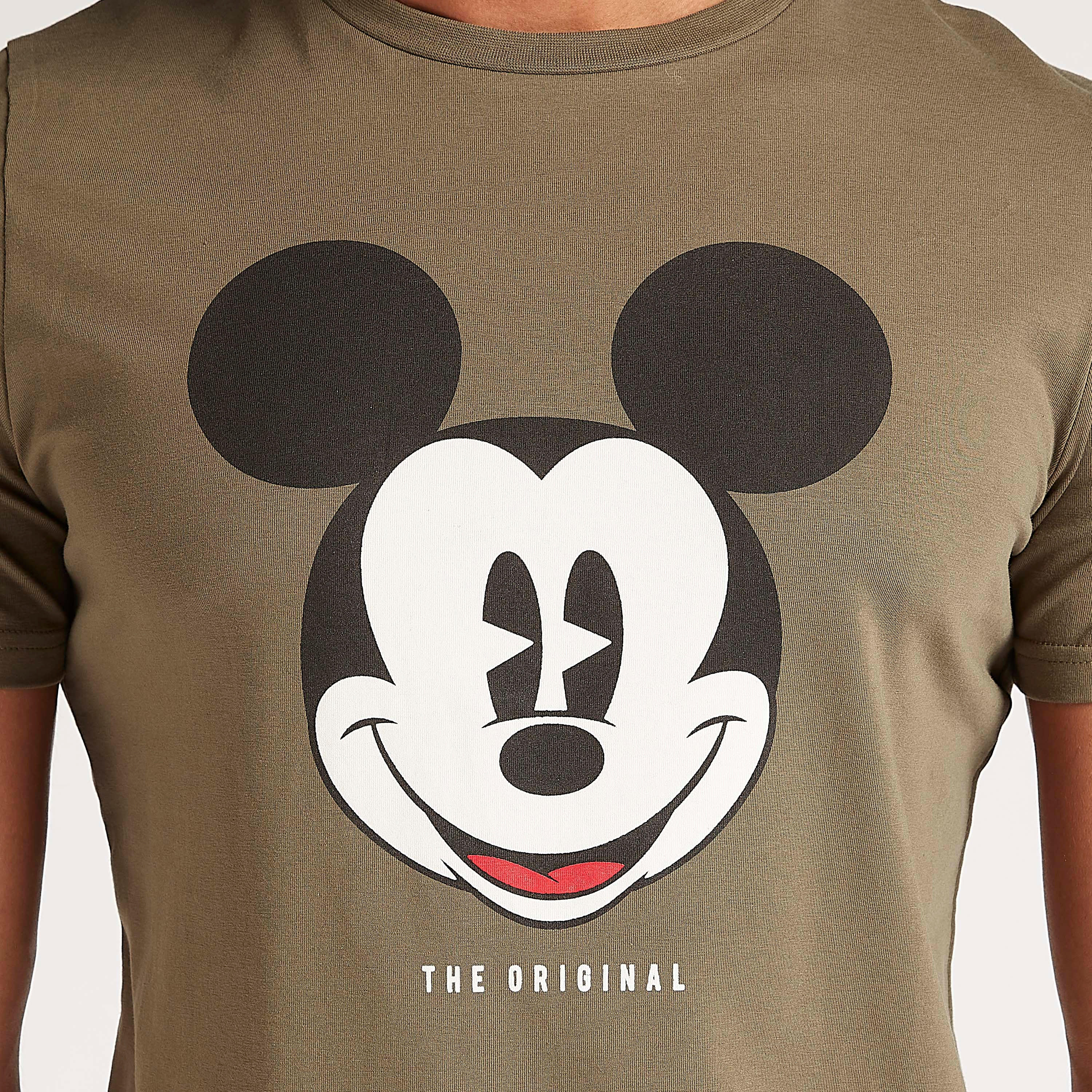 تيشيرت بياقة ضيّقة وأكمام قصيرة وطبعات ميكي ماوس-men-clothing-tshirtsandpolos-tshirts-image-3
