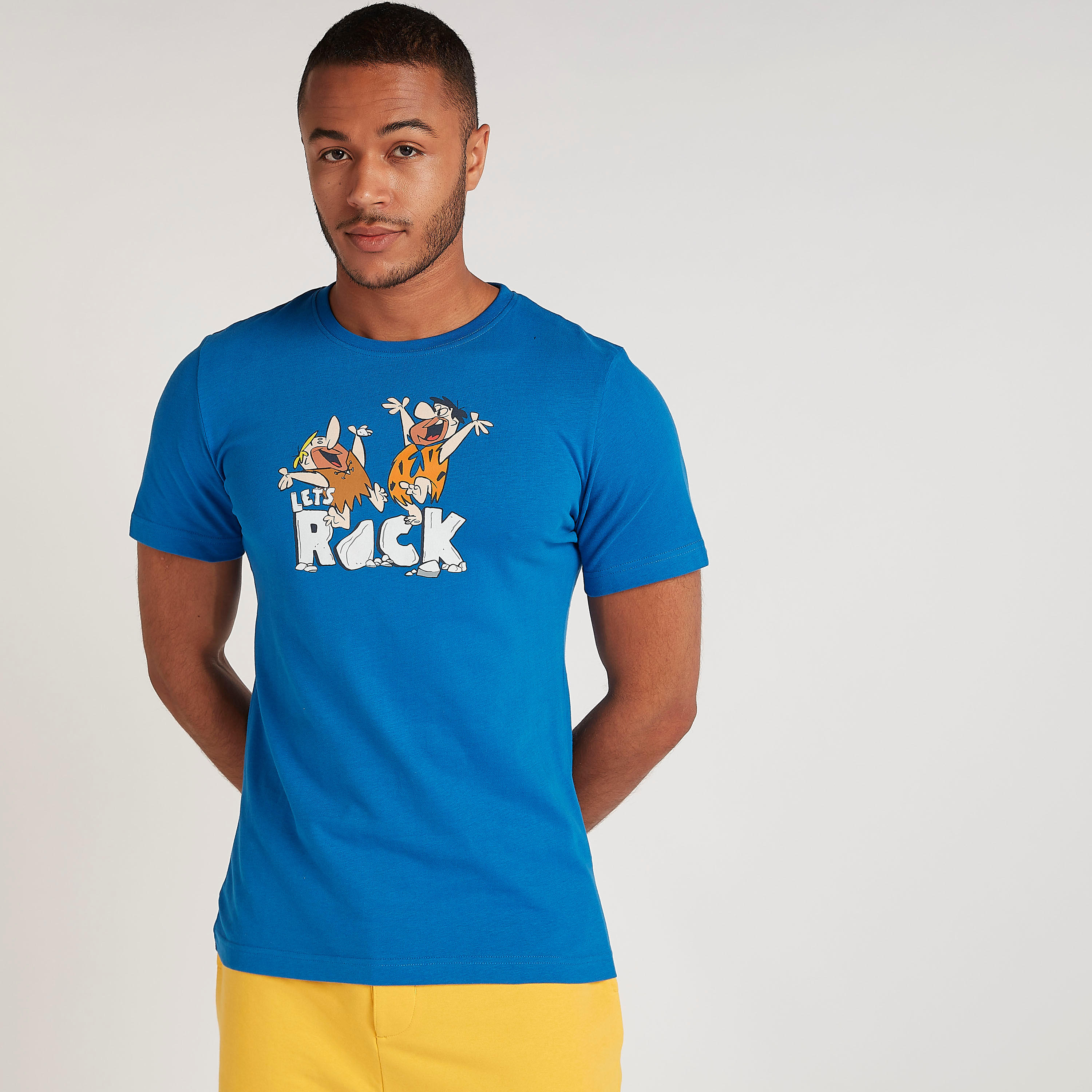 تيشيرت بياقة ضيقة وأكمام قصيرة وطبعات فلينستون-men-clothing-tshirtsandpolos-tshirts-image-1