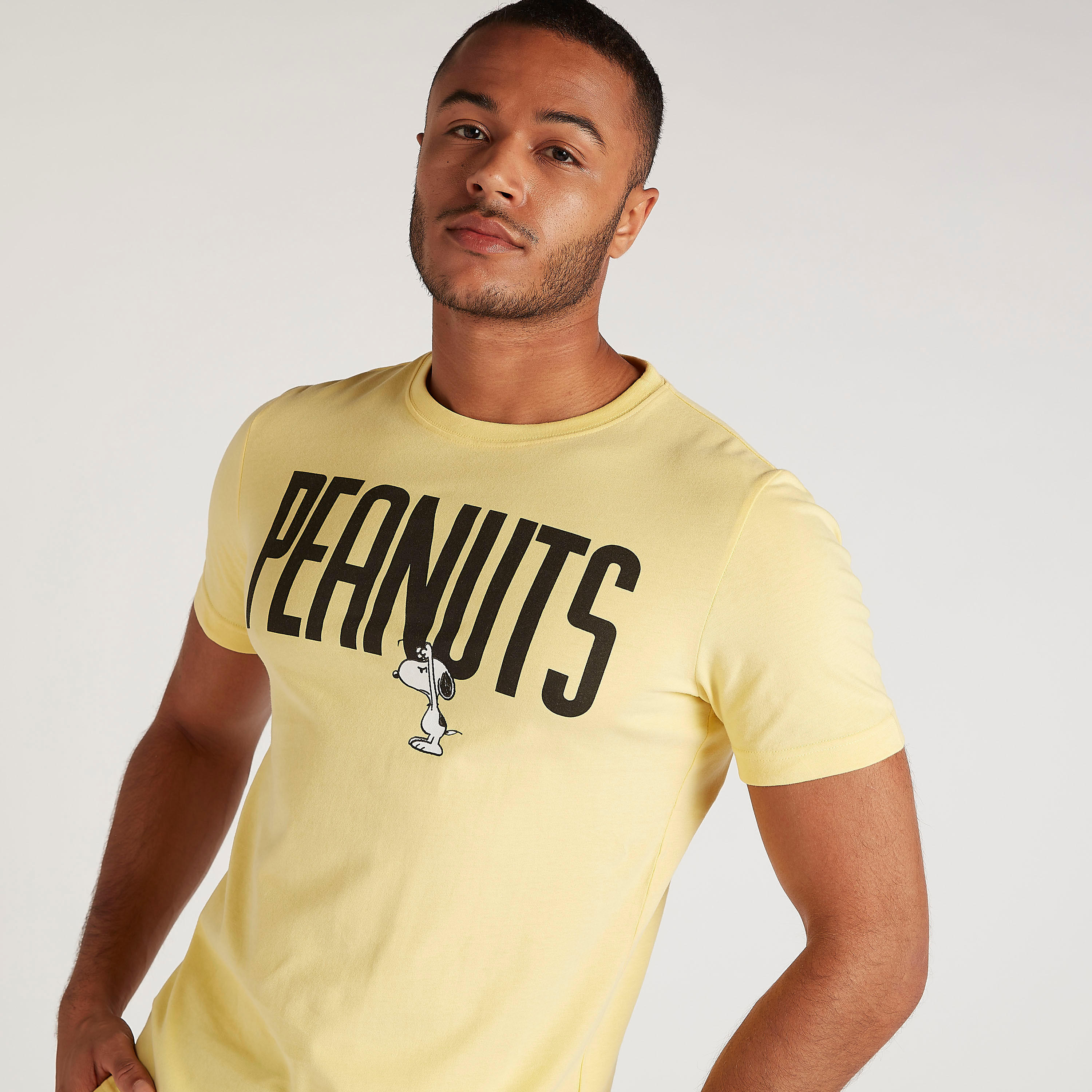 تيشيرت بياقة ضيّقة وأكمام قصيرة وطبعات-men-clothing-tshirtsandpolos-tshirts-image-5
