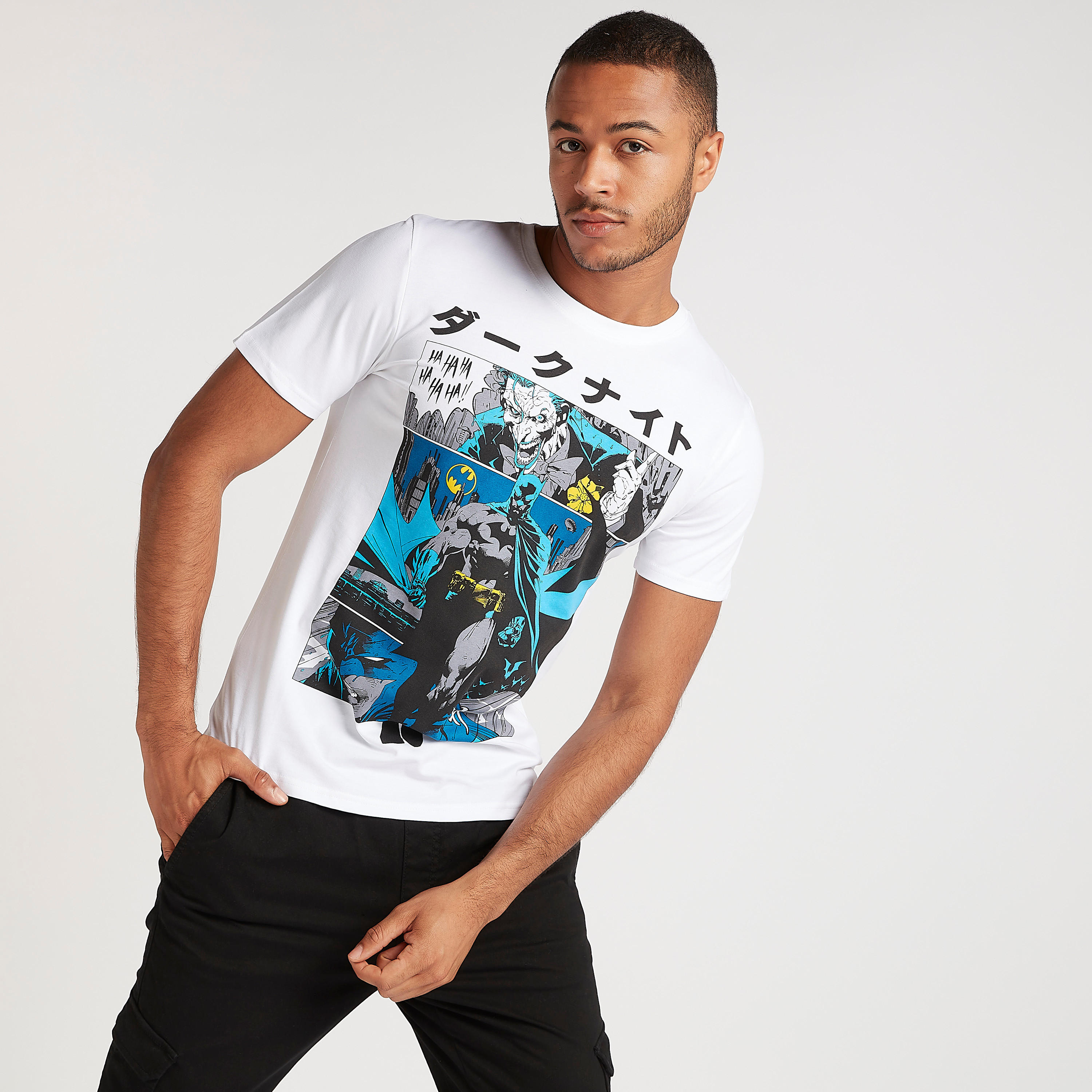 تيشيرت بياقة ضيقة وأكمام قصيرة وطبعات باتمان-men-clothing-tshirtsandpolos-tshirts-image-1