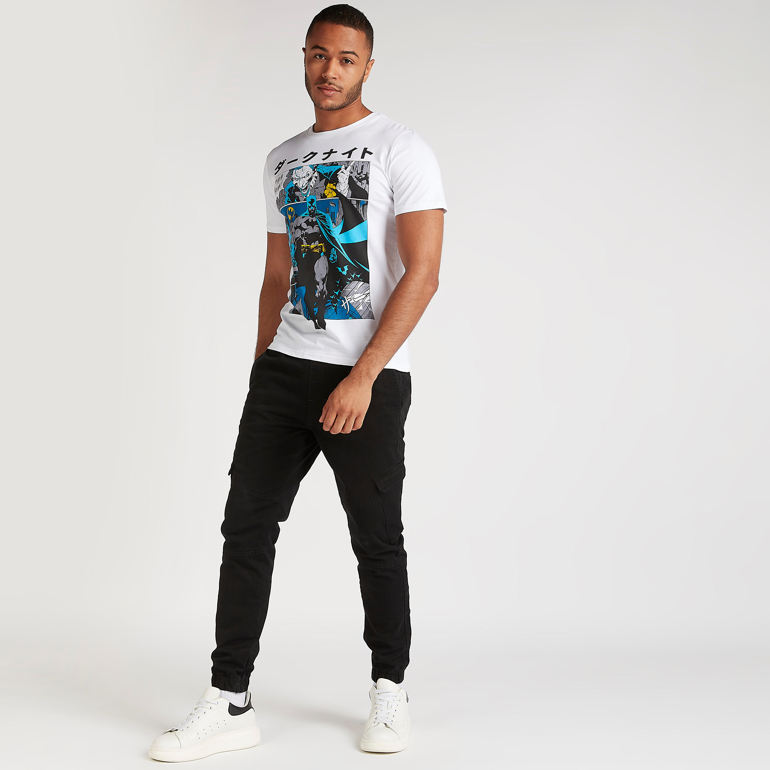 تيشيرت بياقة ضيقة وأكمام قصيرة وطبعات باتمان-men-clothing-tshirtsandpolos-tshirts-image-2