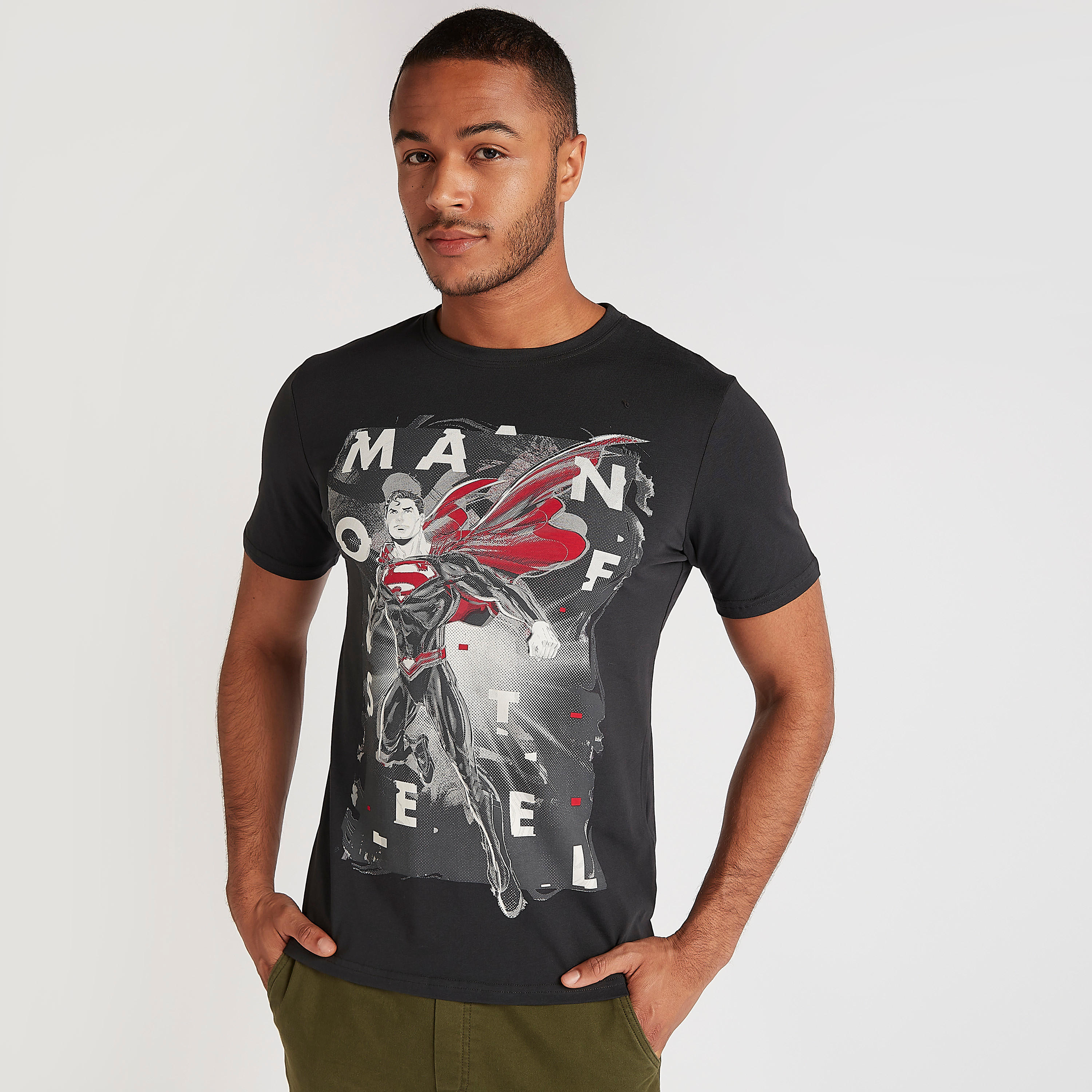 تيشيرت بياقة ضيّقة وأكمام قصيرة وطبعات سوبرمان-men-clothing-tshirtsandpolos-tshirts-image-3