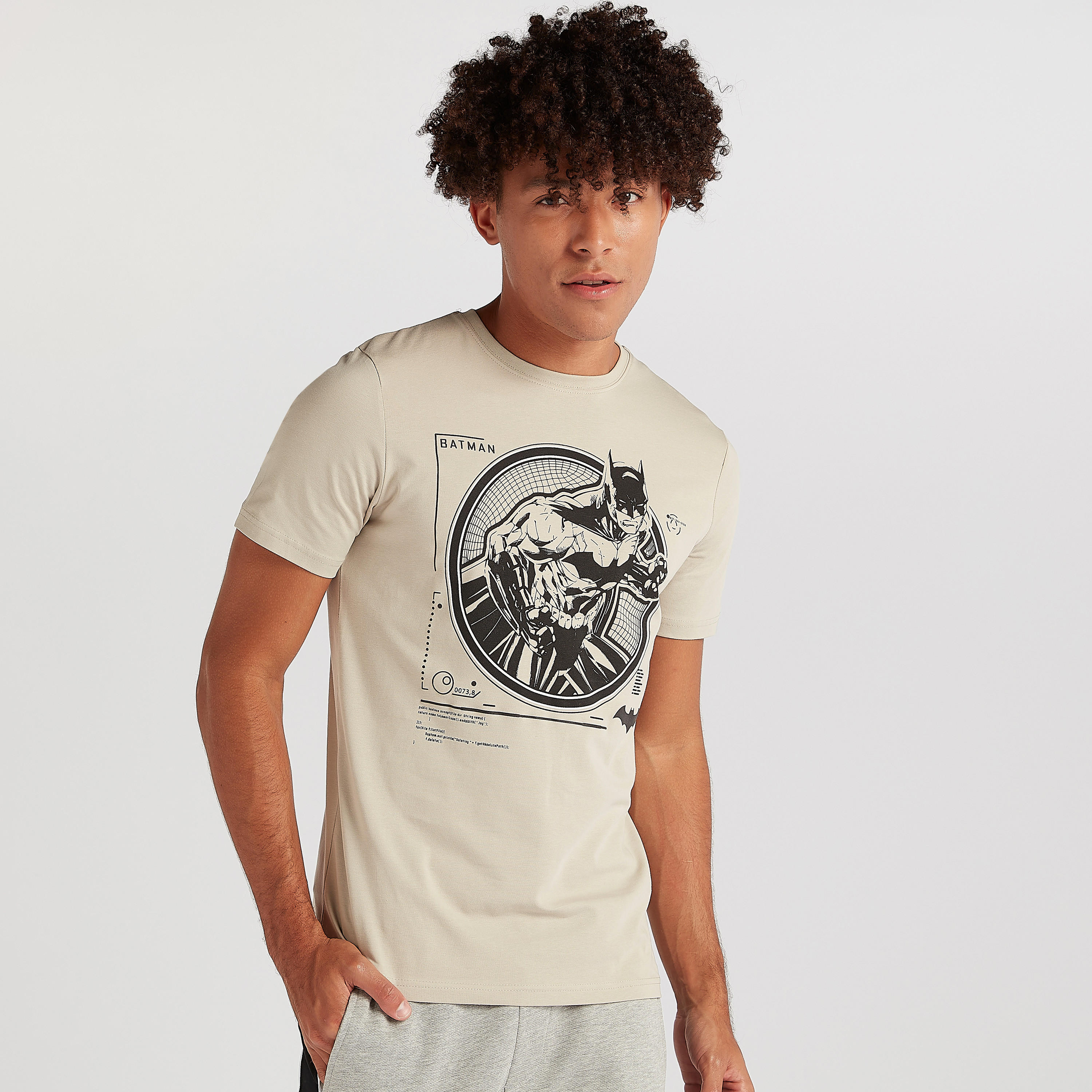 تيشيرت بياقة ضيّقة وأكمام قصيرة وطبعات باتمان-men-clothing-tshirtsandpolos-tshirts-image-1