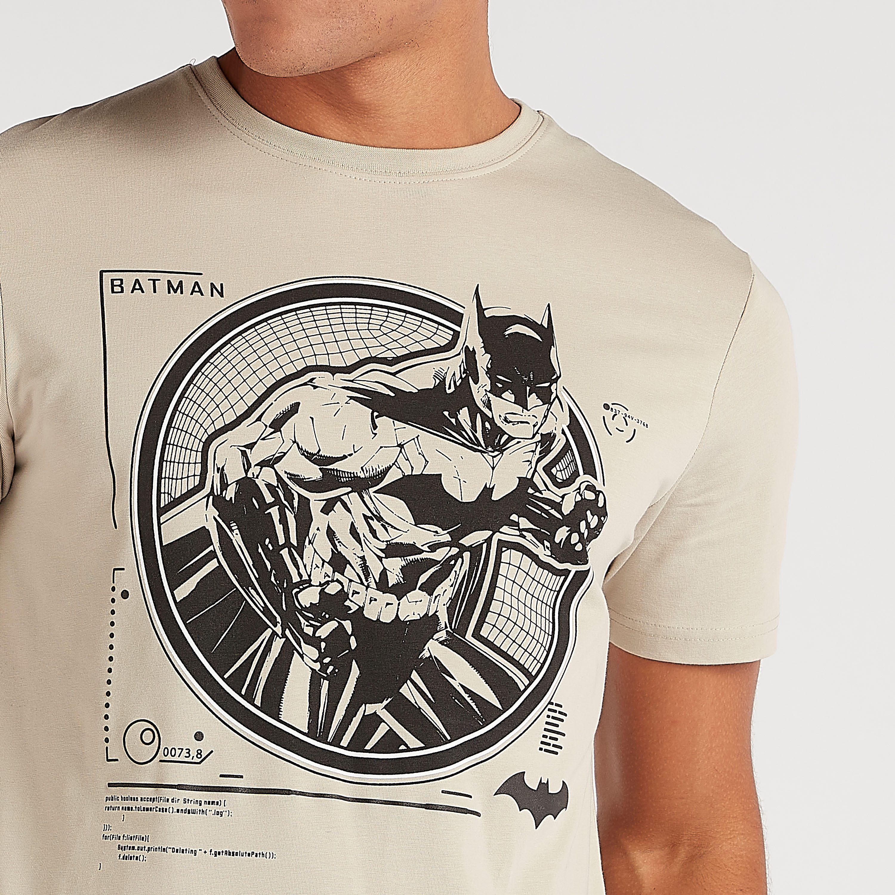 تيشيرت بياقة ضيّقة وأكمام قصيرة وطبعات باتمان-men-clothing-tshirtsandpolos-tshirts-image-3