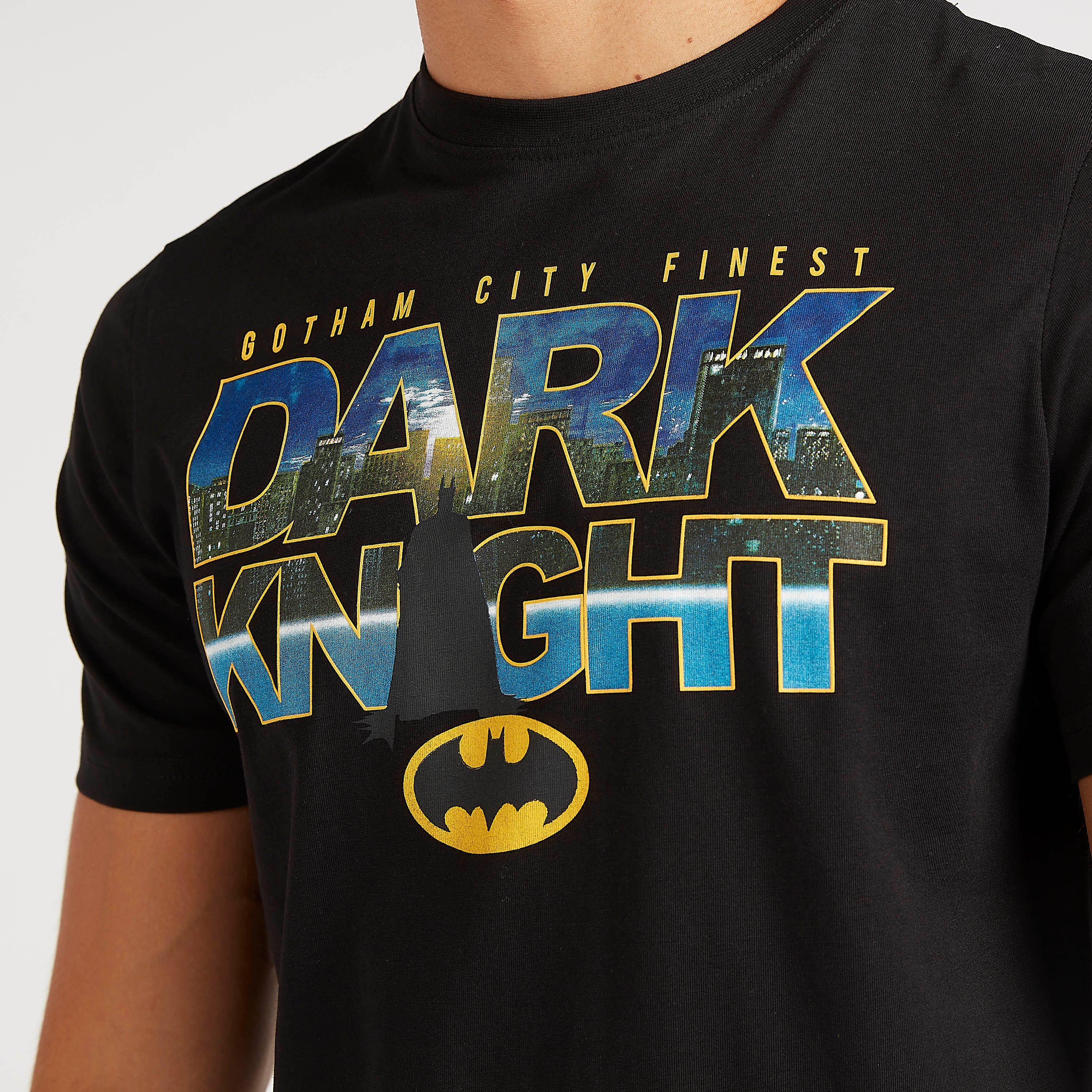 تيشيرت بياقة ضيّقة وأكمام قصيرة وطبعات باتمان-men-clothing-tshirtsandpolos-tshirts-image-3