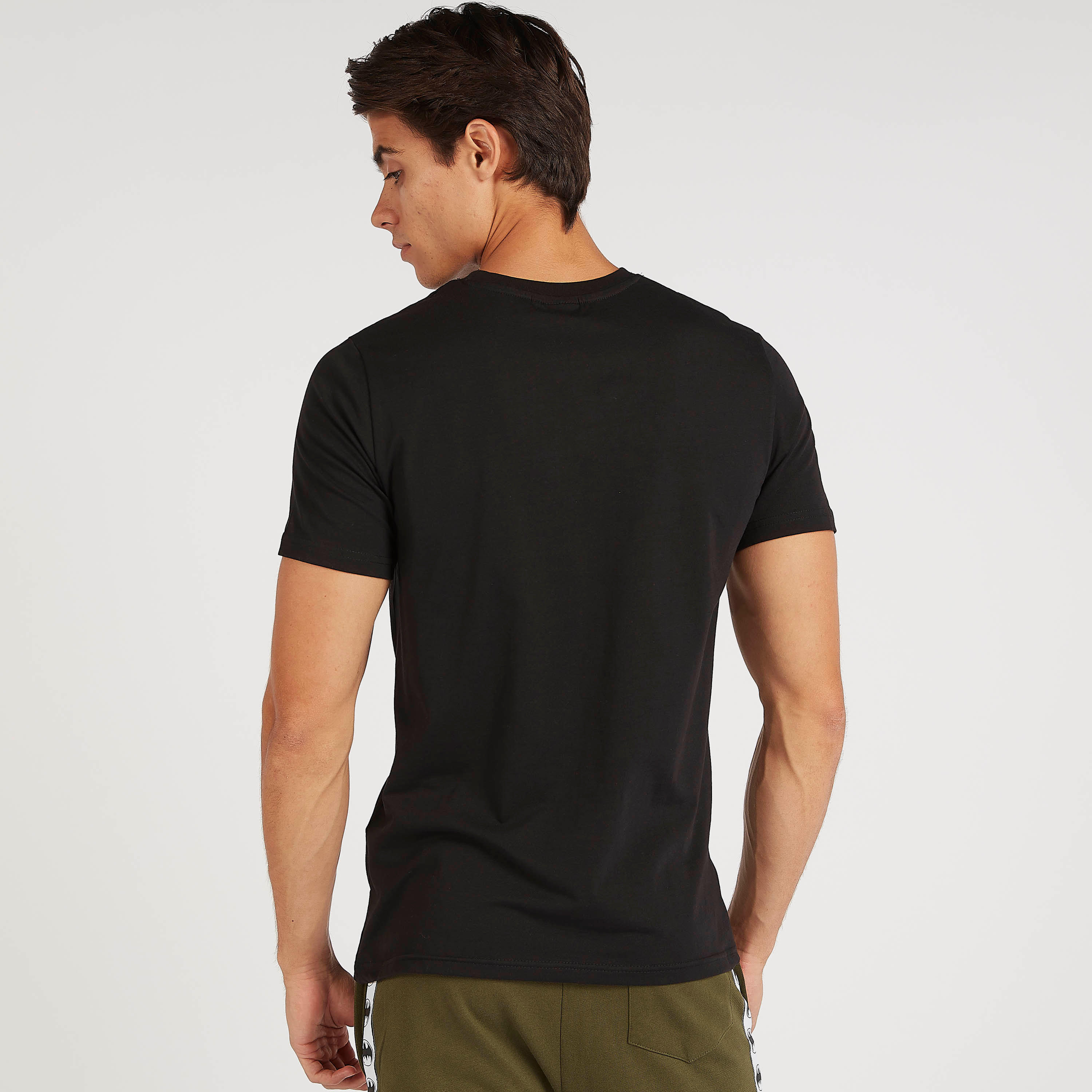 تيشيرت بياقة ضيّقة وأكمام قصيرة وطبعات باتمان-men-clothing-tshirtsandpolos-tshirts-image-4