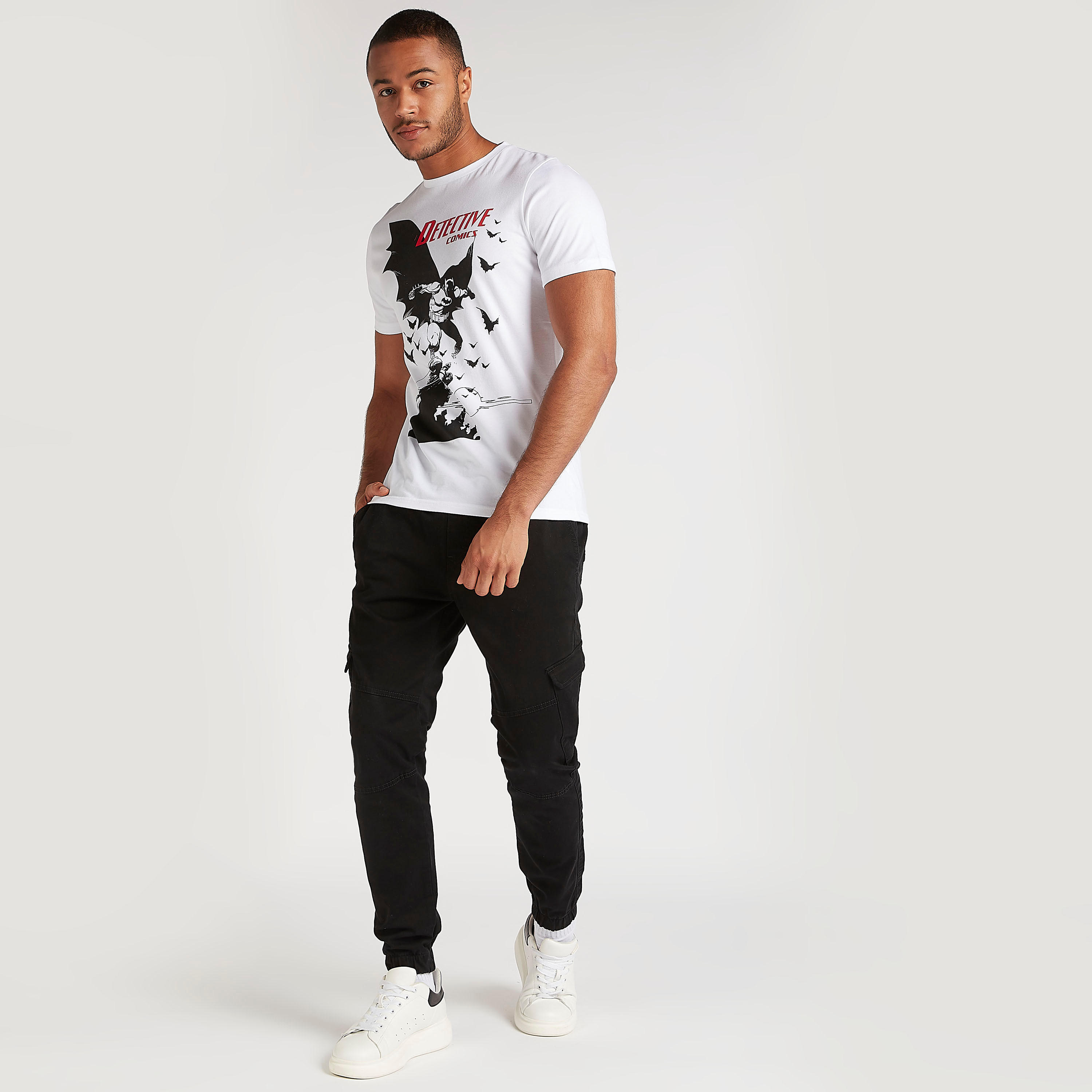 تيشيرت بياقة ضيقة وأكمام قصيرة وطبعات باتمان-men-clothing-tshirtsandpolos-tshirts-image-2
