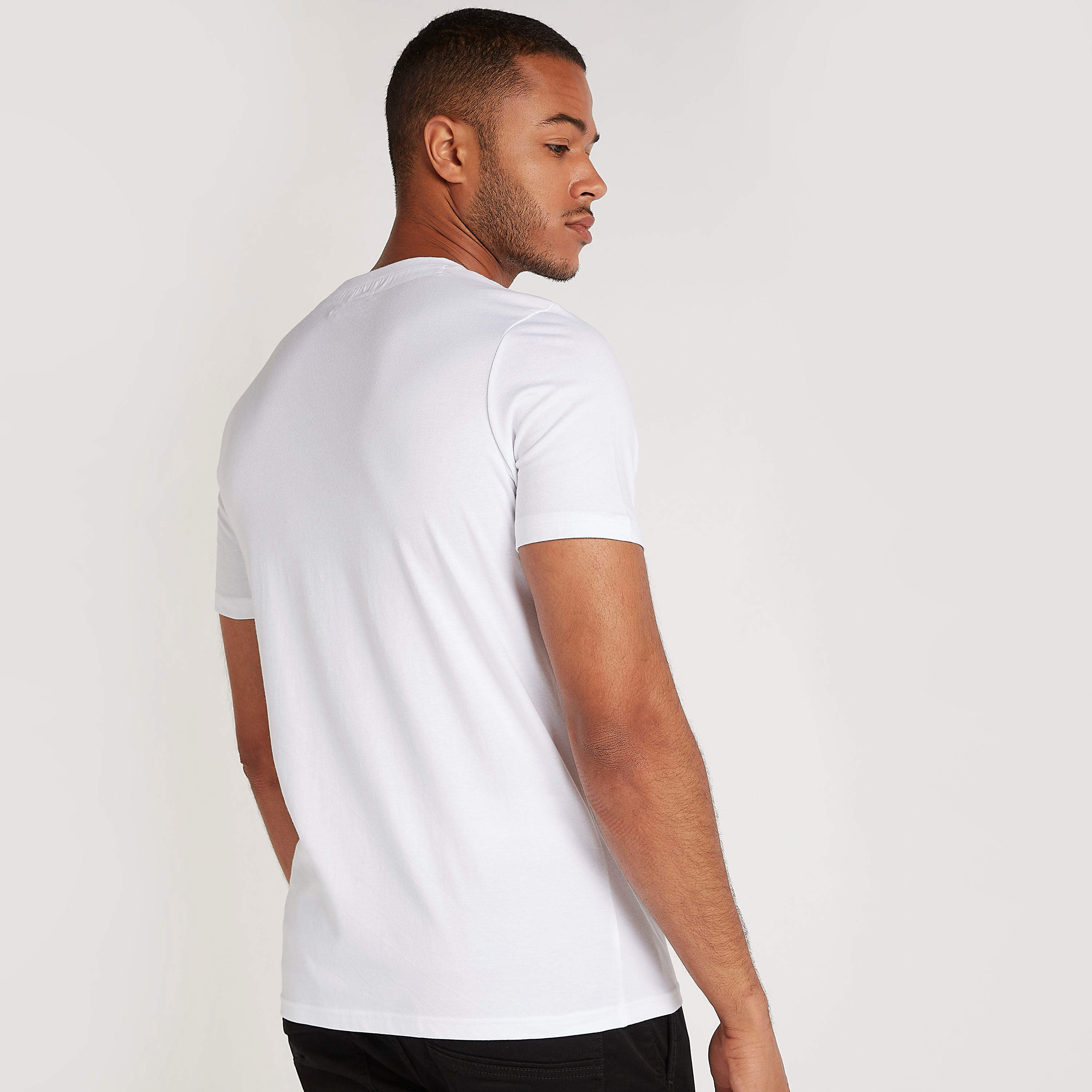 تيشيرت بياقة ضيقة وأكمام قصيرة وطبعات باتمان-men-clothing-tshirtsandpolos-tshirts-image-4