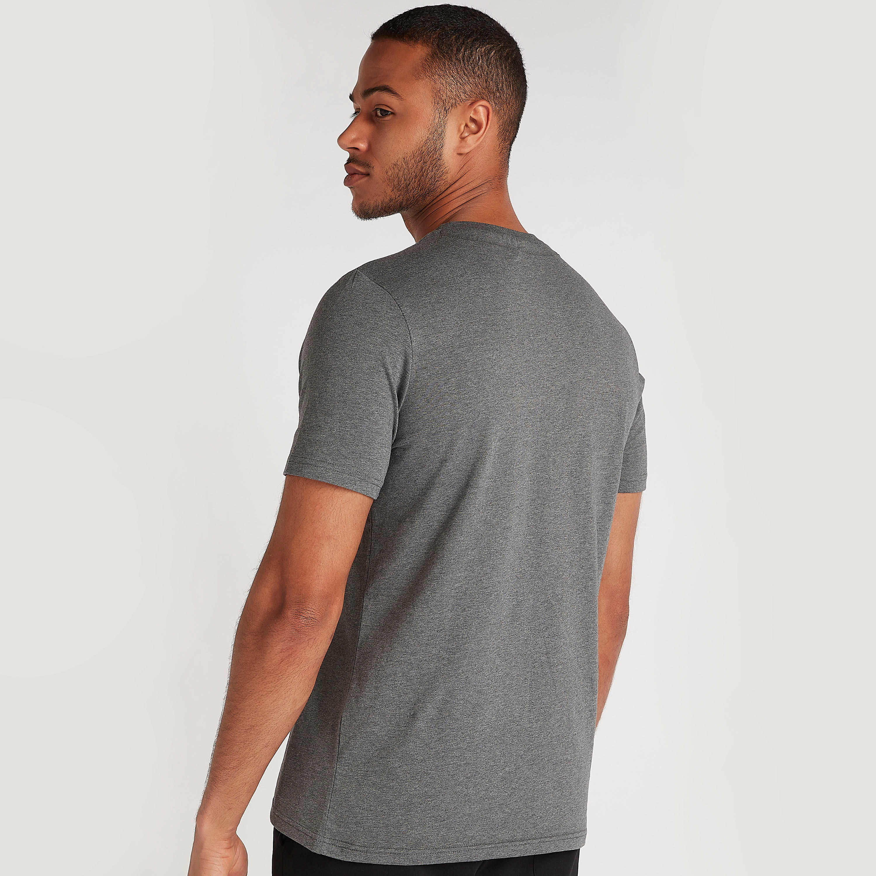 تيشيرت بياقة ضيقة وأكمام قصيرة وطبعات باتمان-men-clothing-tshirtsandpolos-tshirts-image-2