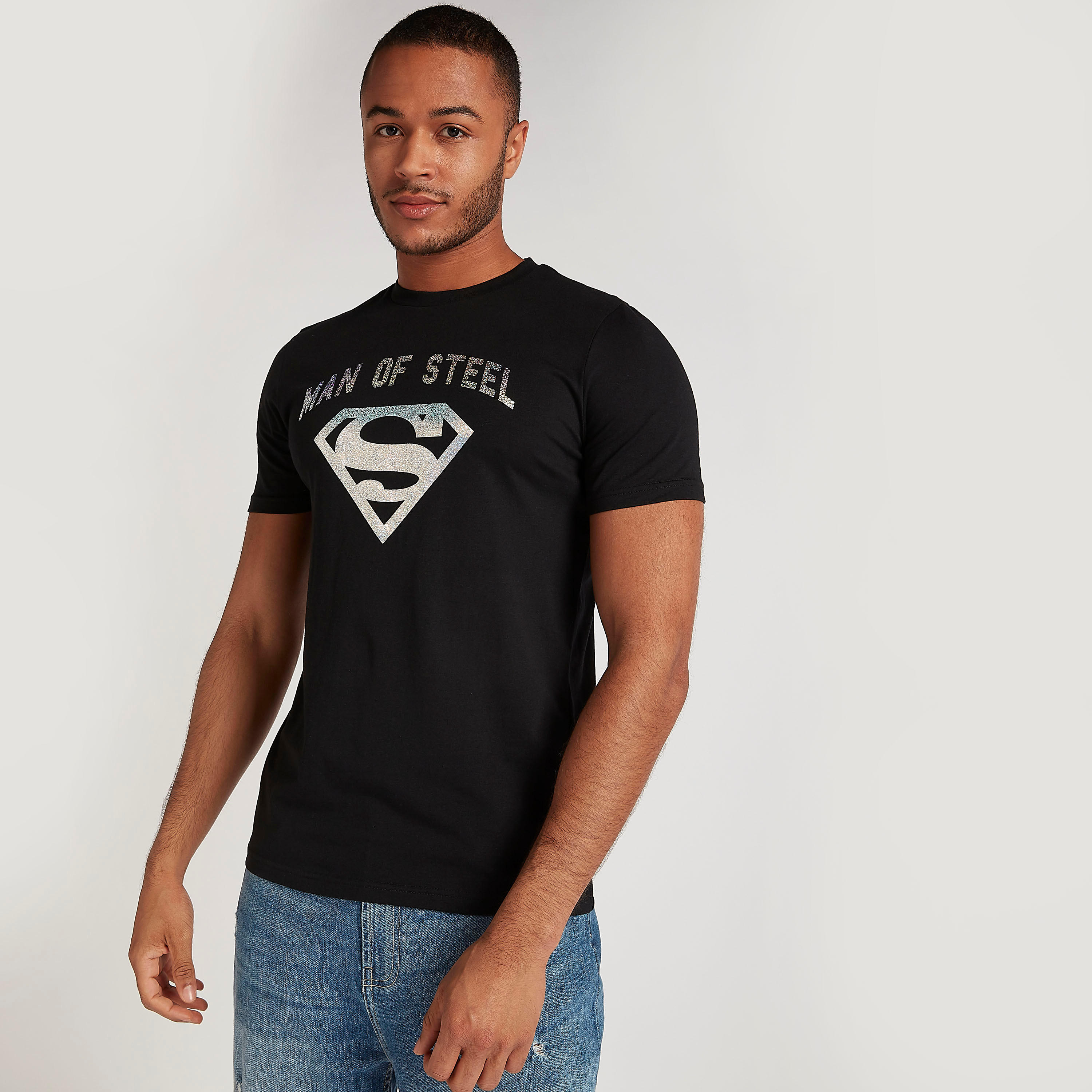 تيشيرت بياقة ضيّقة وأكمام قصيرة وطبعات سوبرمان-men-clothing-tshirtsandpolos-tshirts-image-1
