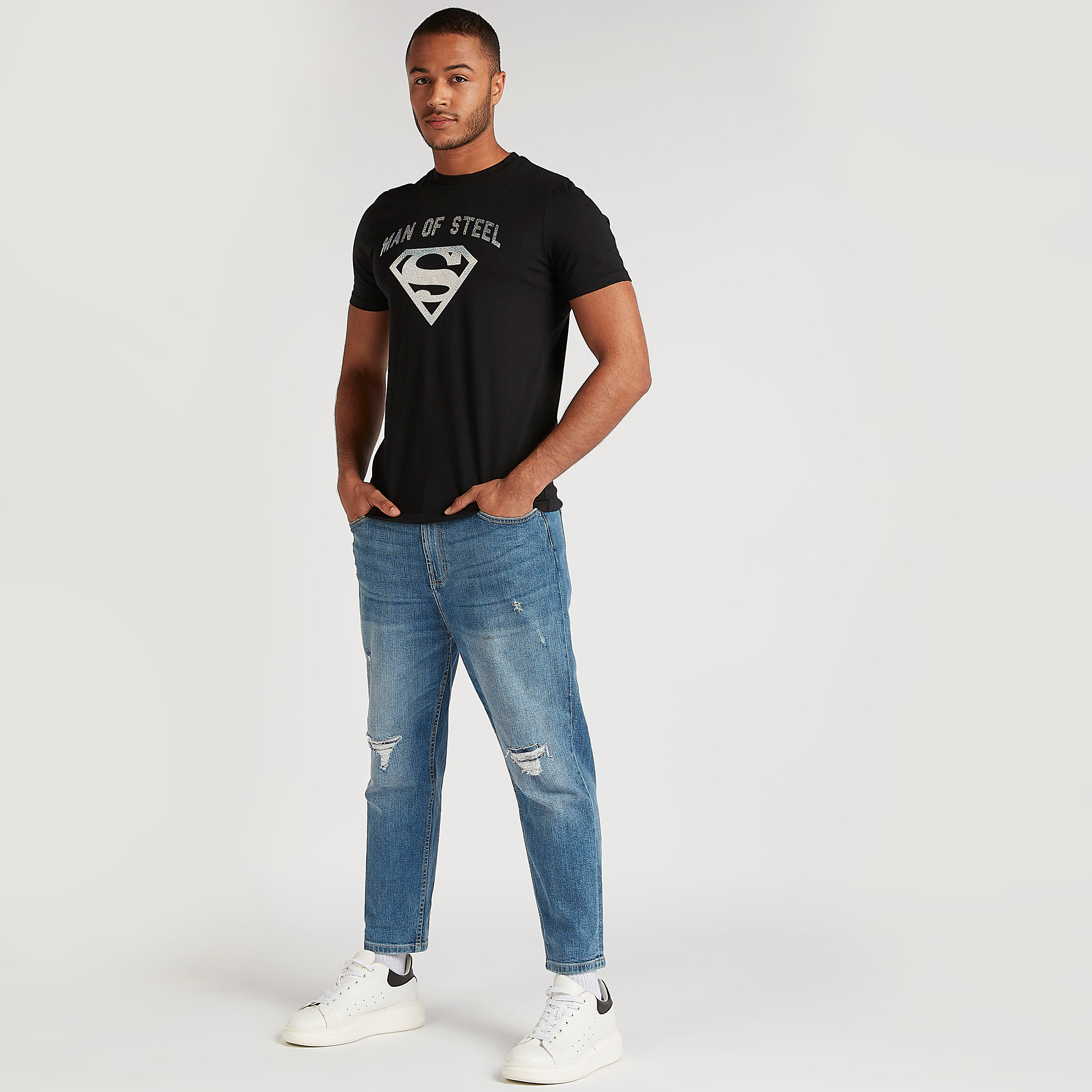تيشيرت بياقة ضيّقة وأكمام قصيرة وطبعات سوبرمان-men-clothing-tshirtsandpolos-tshirts-image-2