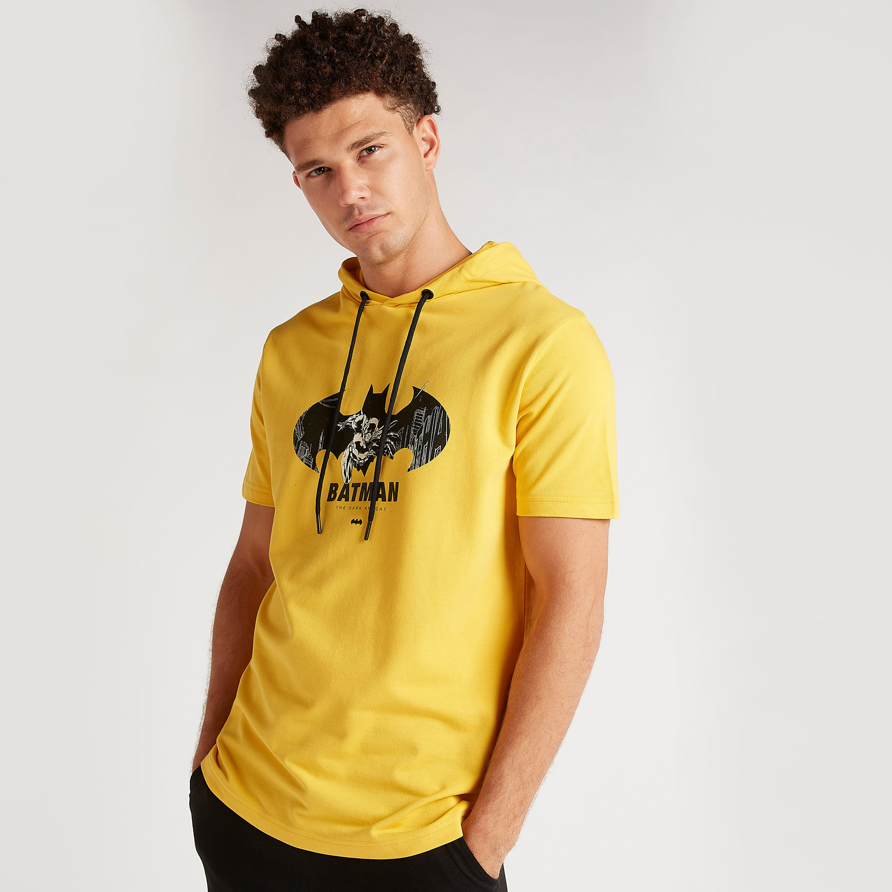 تيشيرت بقبّعة وأكمام قصيرة وطبعات باتمان-men-clothing-tshirtsandpolos-tshirts-image-1