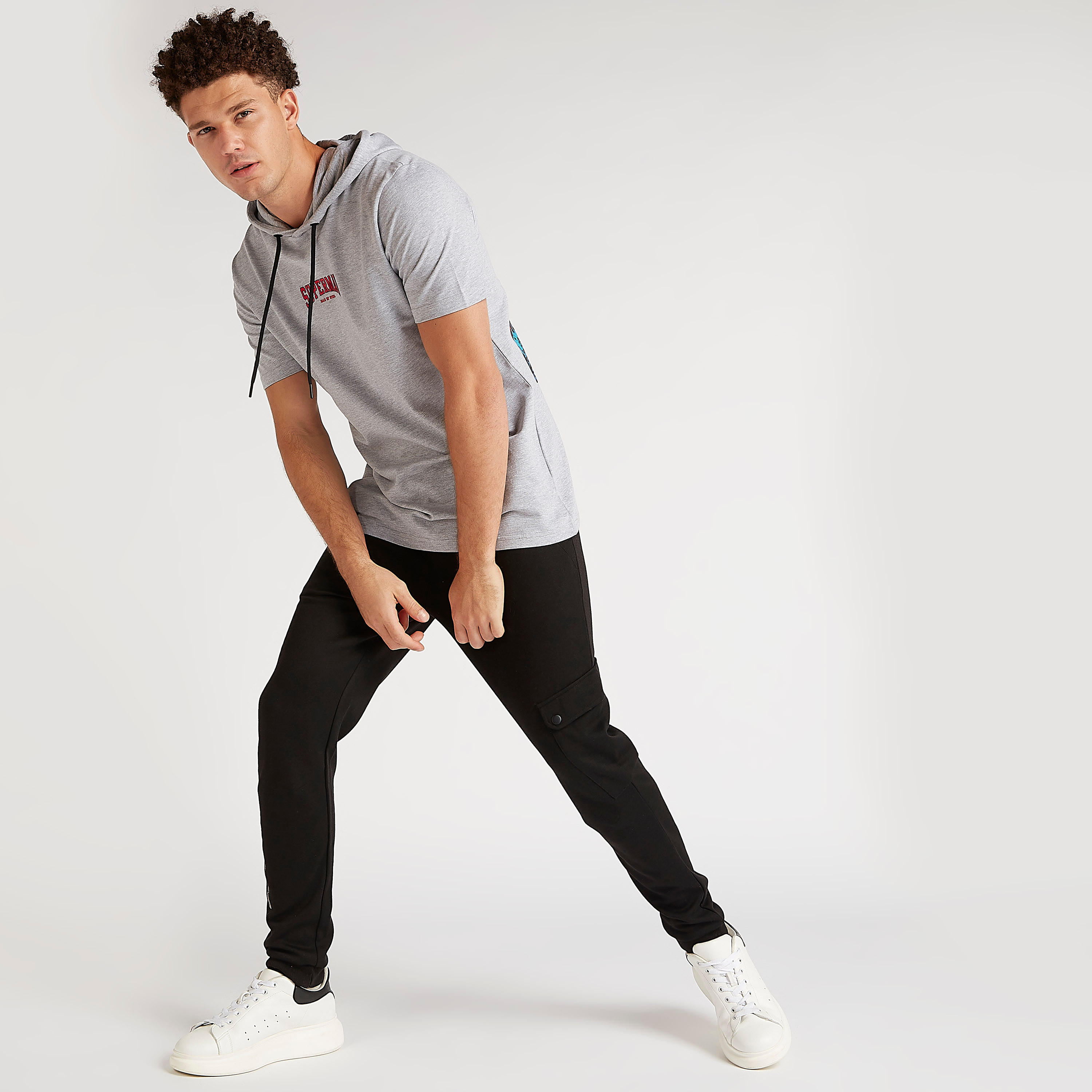 تيشيرت بقبّعة وأكمام قصيرة وطبعات سوبرمان-men-clothing-tshirtsandpolos-tshirts-image-2
