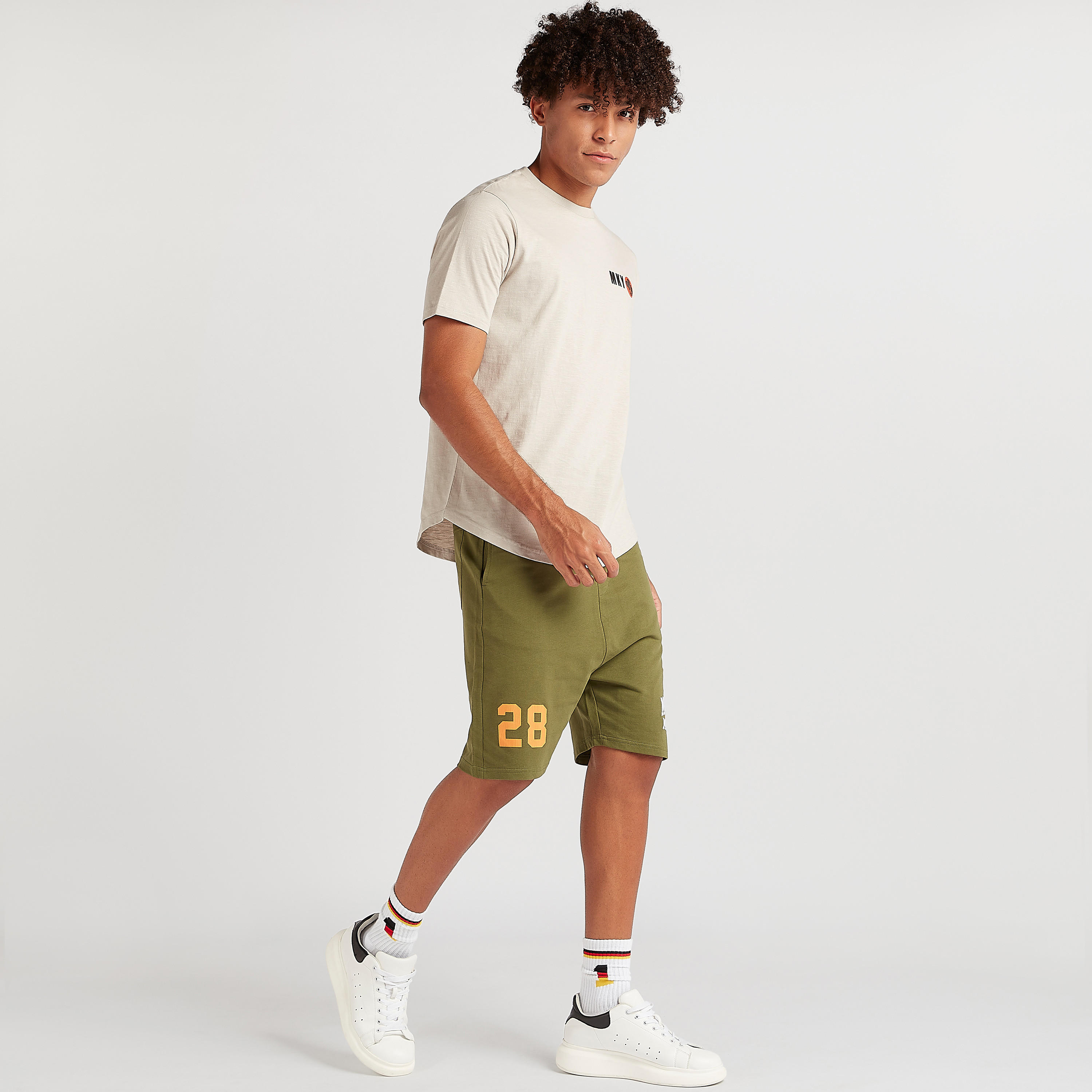تيشيرت بأكمام قصيرة وطبعات ميكي ماوس-men-clothing-tshirtsandpolos-tshirts-image-3