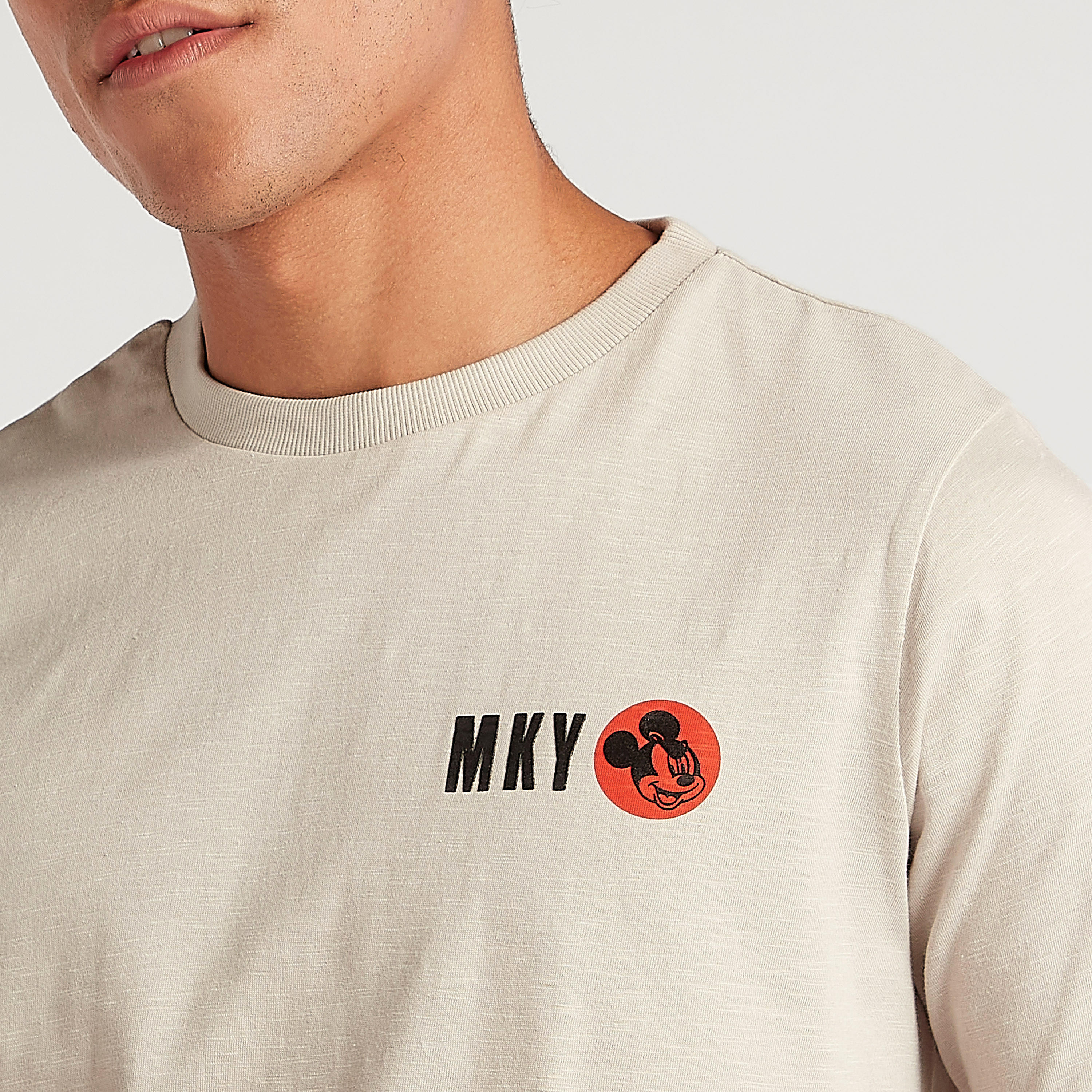 تيشيرت بأكمام قصيرة وطبعات ميكي ماوس-men-clothing-tshirtsandpolos-tshirts-image-2
