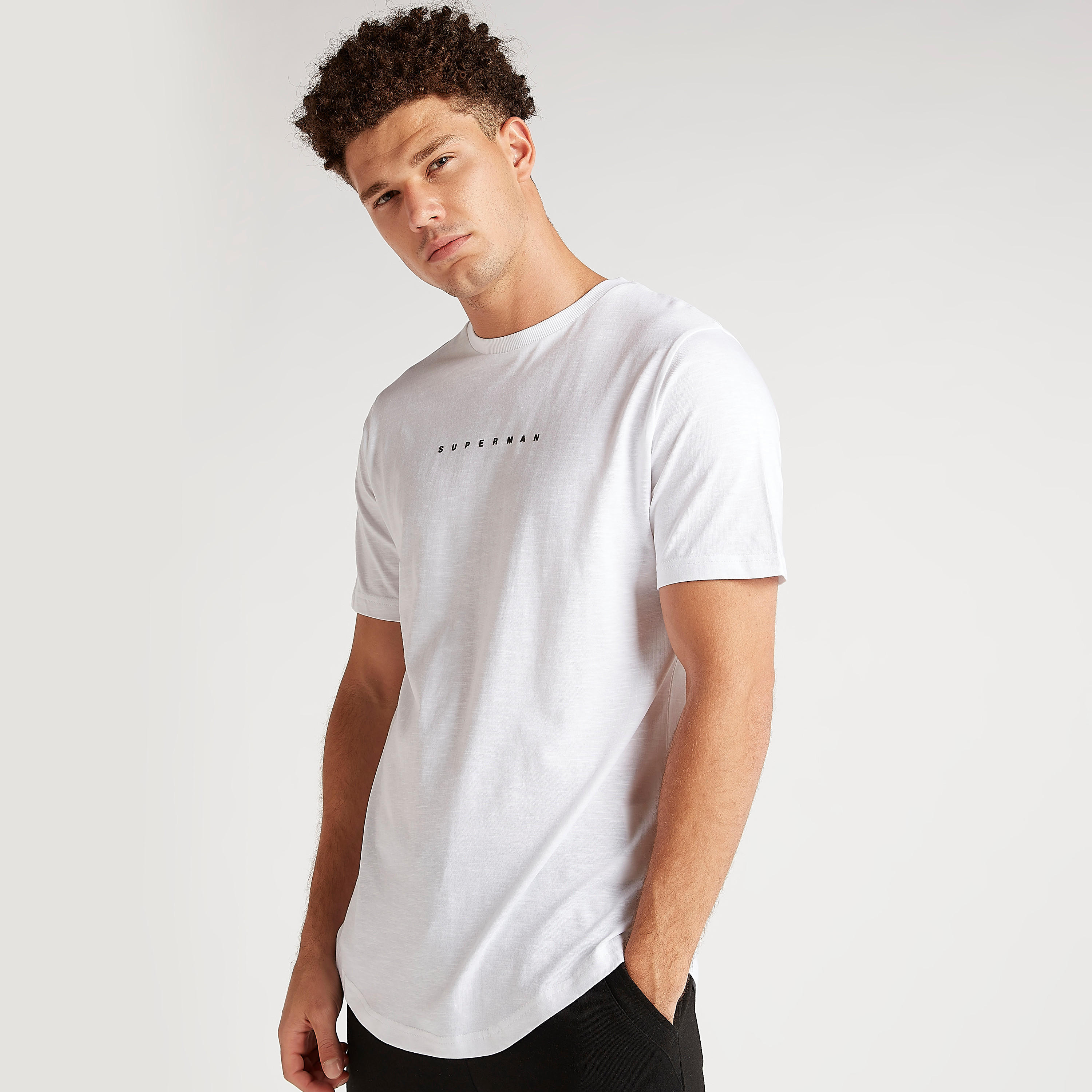 تيشيرت بياقة ضيّقة وطبعات سوبر مان-men-clothing-tshirtsandpolos-tshirts-image-2
