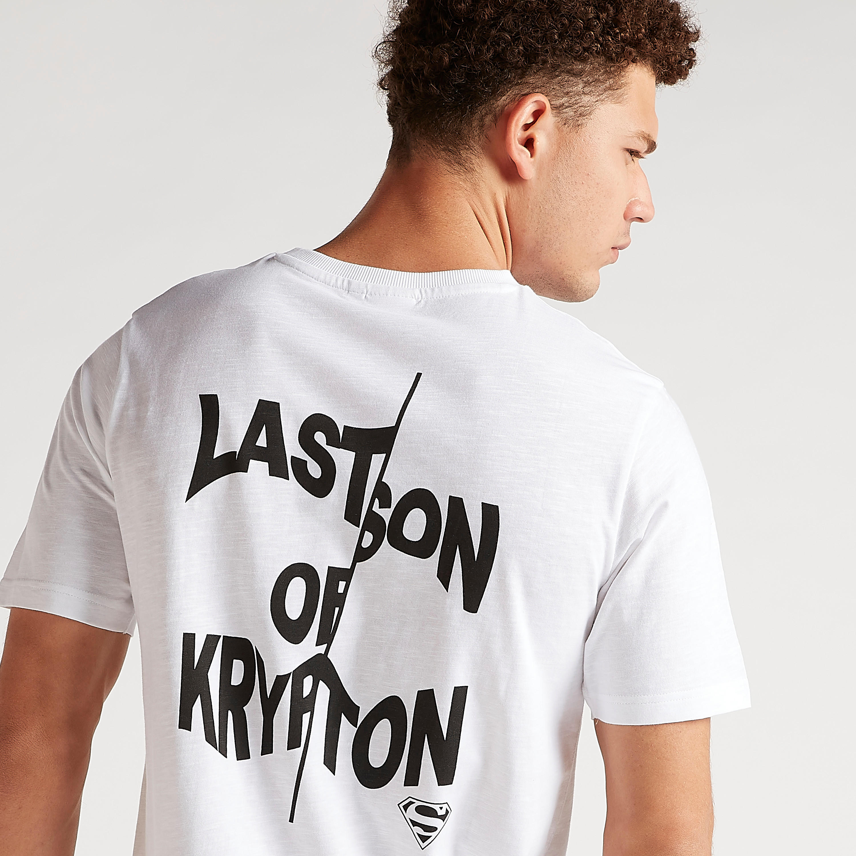 تيشيرت بياقة ضيّقة وطبعات سوبر مان-men-clothing-tshirtsandpolos-tshirts-image-1