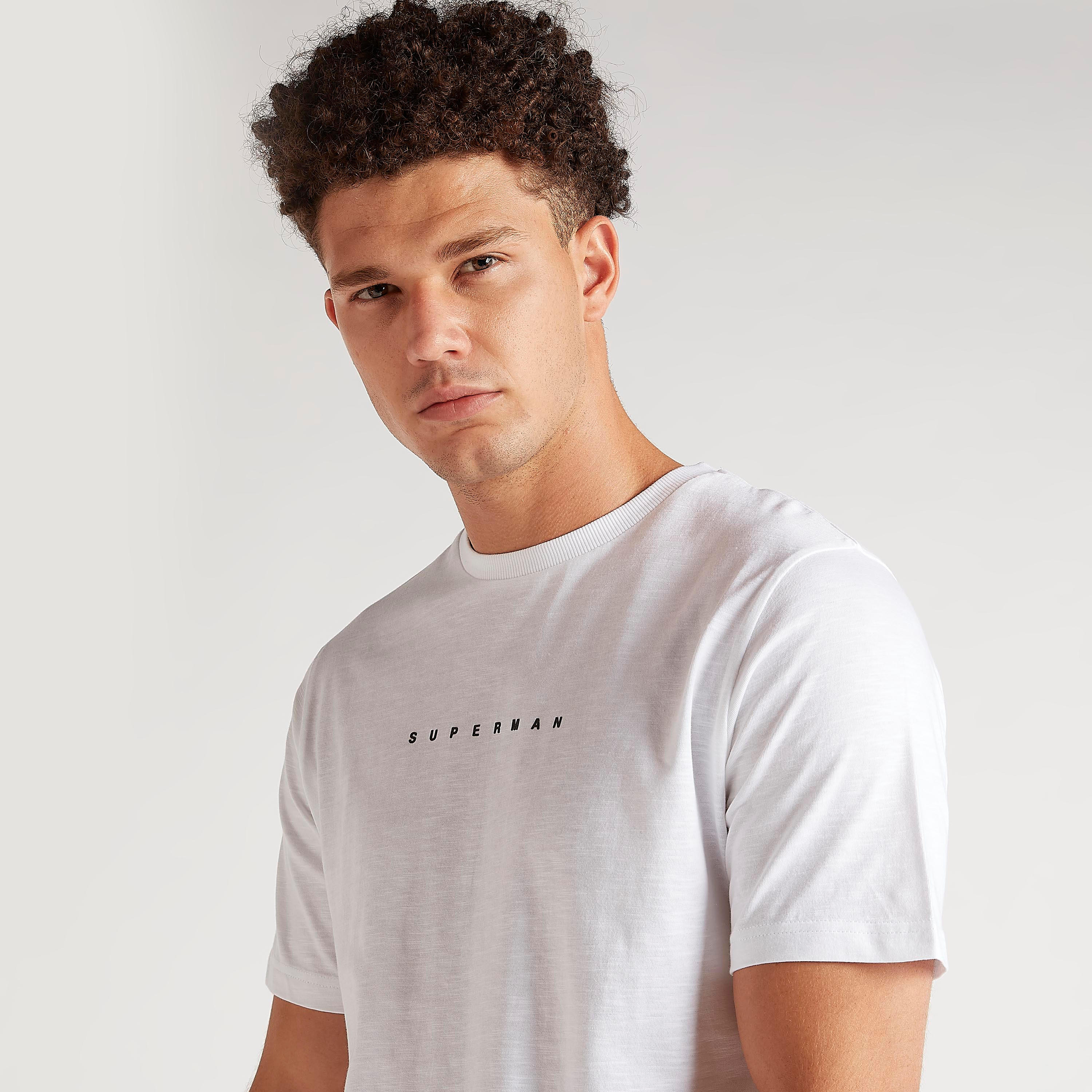 تيشيرت بياقة ضيّقة وطبعات سوبر مان-men-clothing-tshirtsandpolos-tshirts-image-4