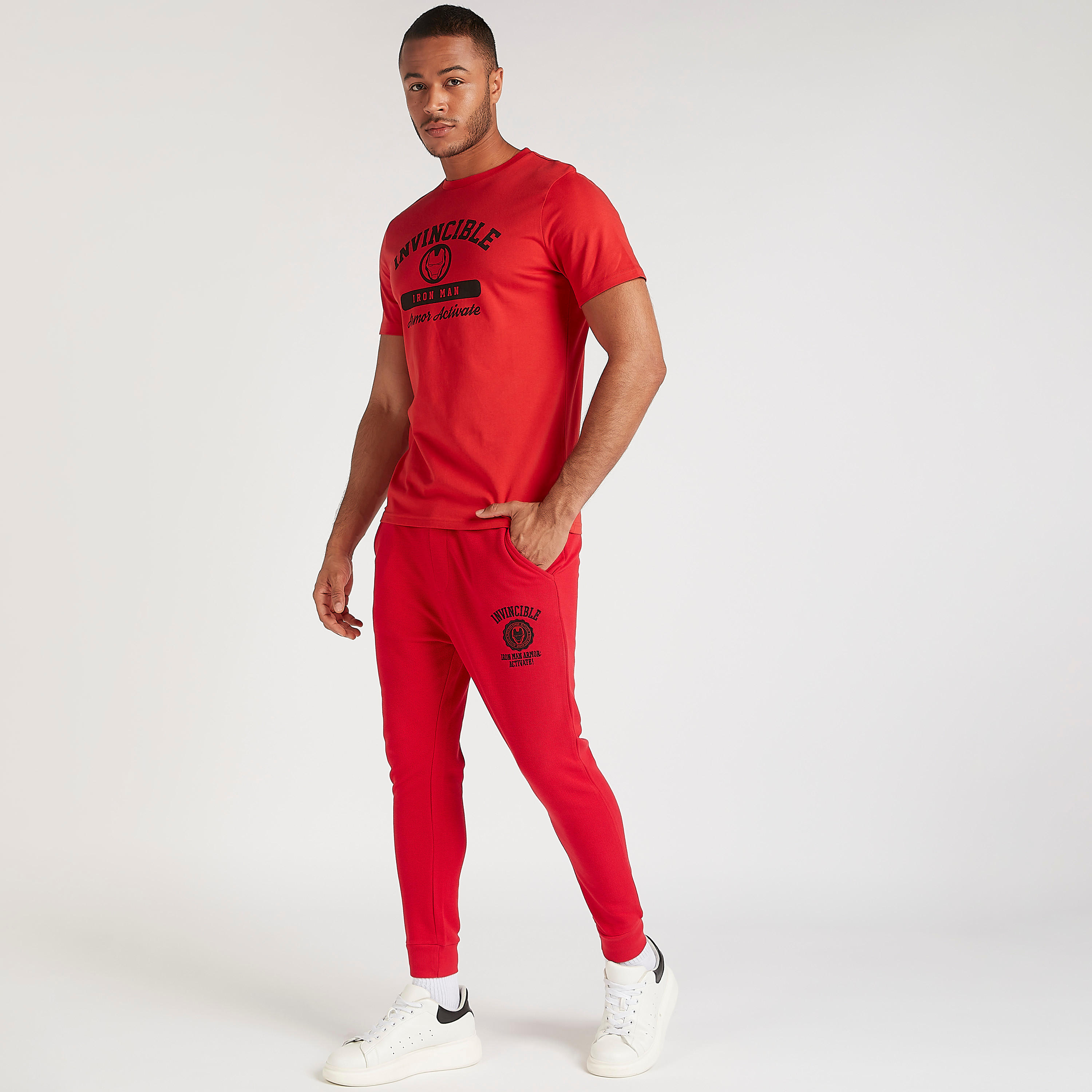 بنطلون رياضي بخصر متوسط الارتفاع بجيوب وتطريز آيرون مان-men-clothing-bottoms-joggers-image-2