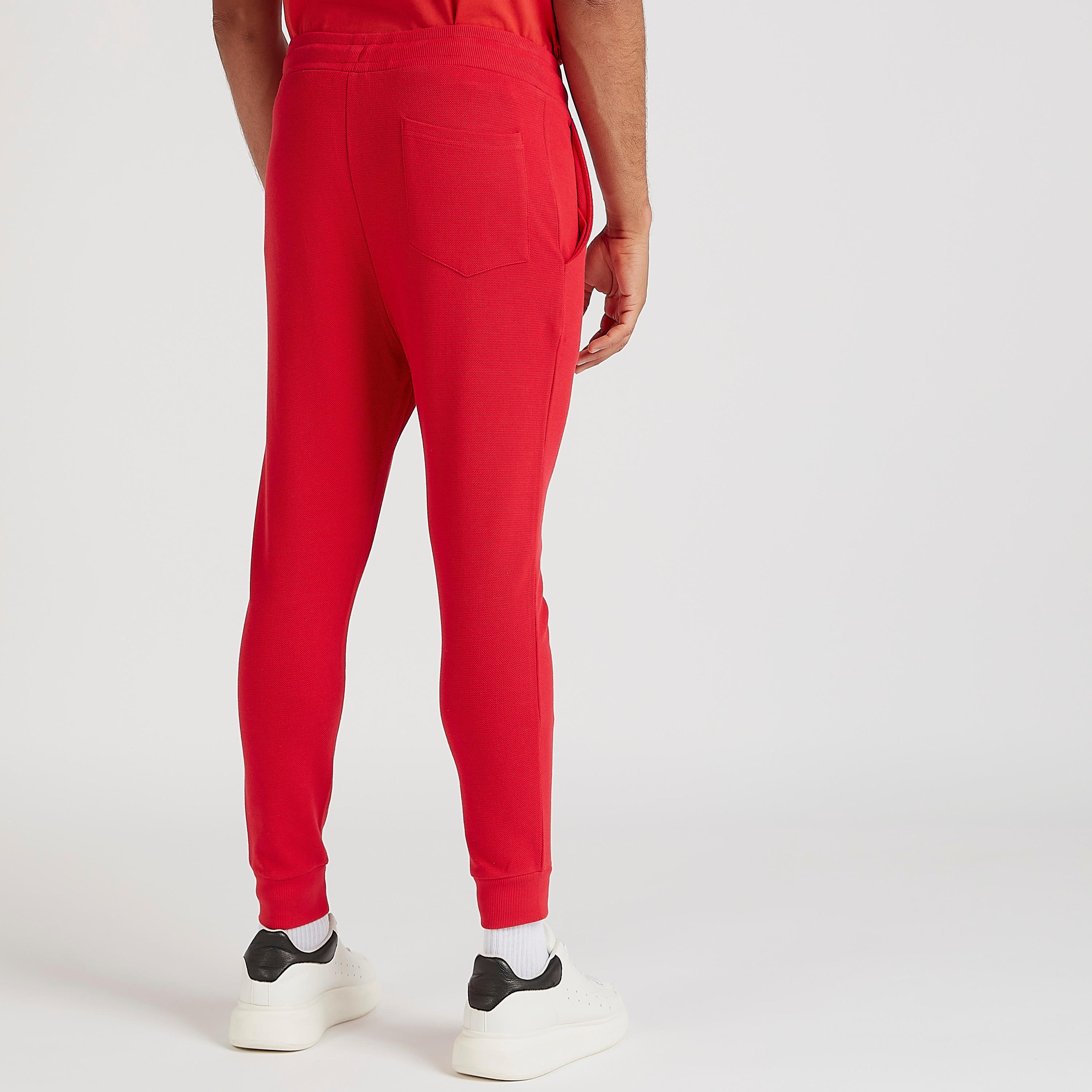 بنطلون رياضي بخصر متوسط الارتفاع بجيوب وتطريز آيرون مان-men-clothing-bottoms-joggers-image-4