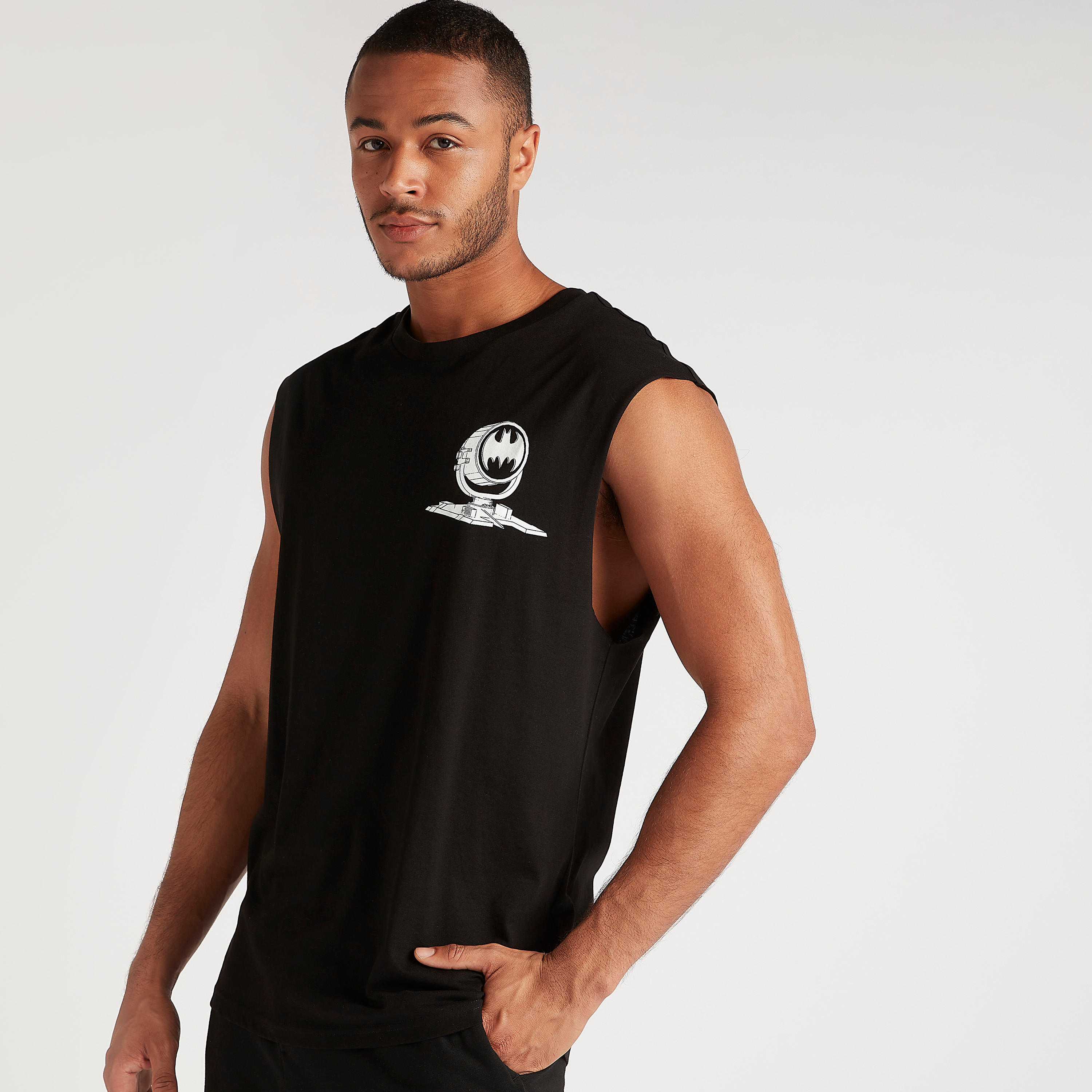 تيشيرت دون أكمام بياقة ضيّقة وطبعات باتمان-men-clothing-tshirtsandpolos-tshirts-image-1