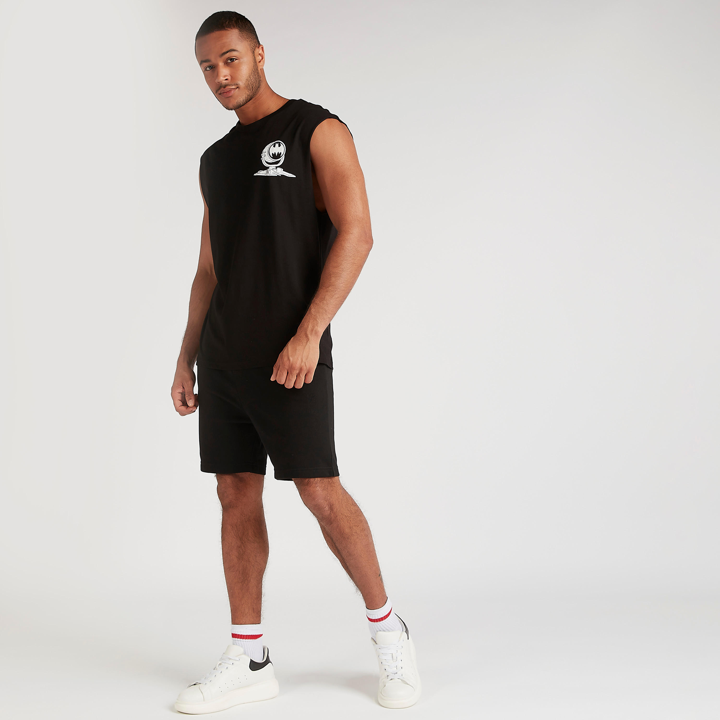 تيشيرت دون أكمام بياقة ضيّقة وطبعات باتمان-men-clothing-tshirtsandpolos-tshirts-image-2