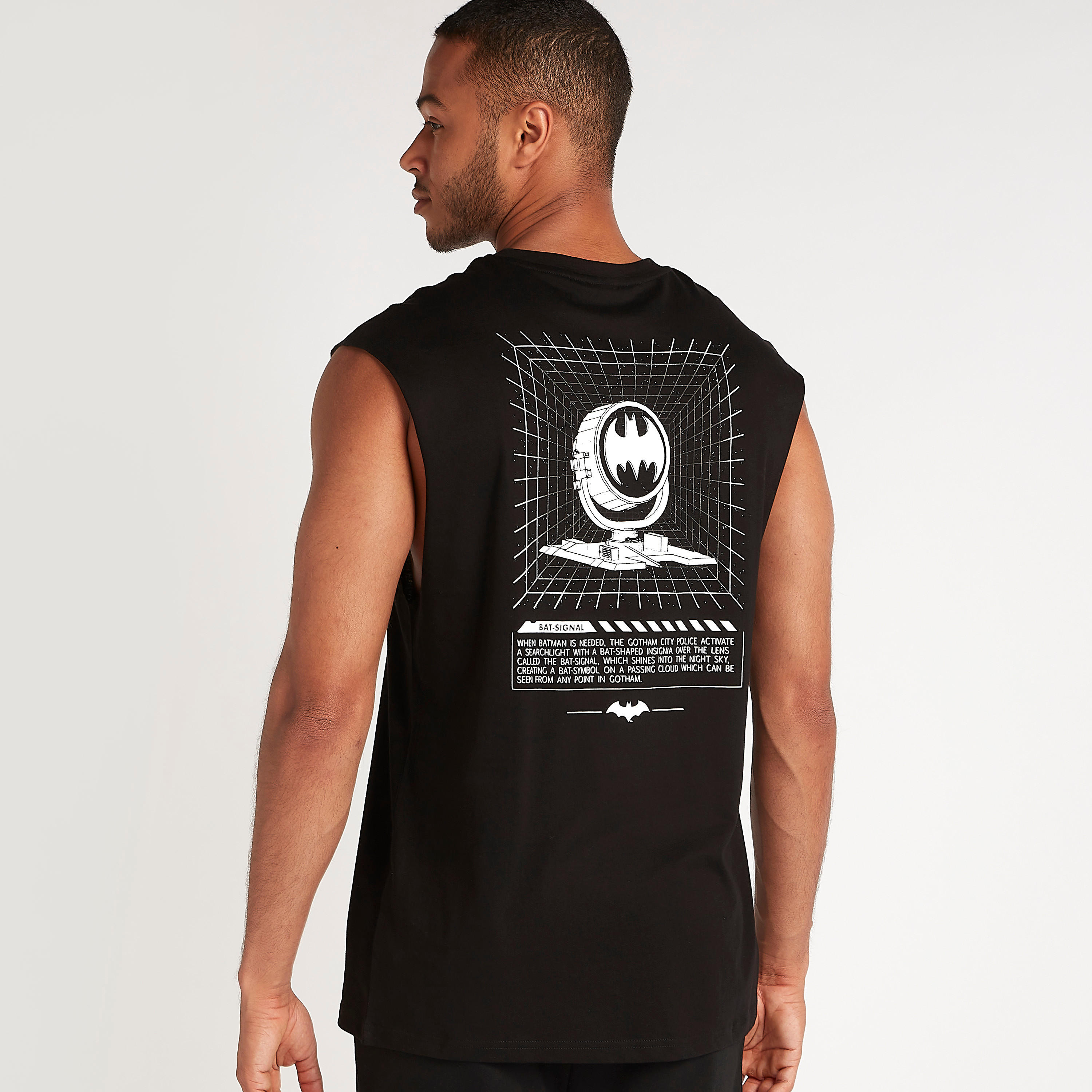 تيشيرت دون أكمام بياقة ضيّقة وطبعات باتمان-men-clothing-tshirtsandpolos-tshirts-image-4