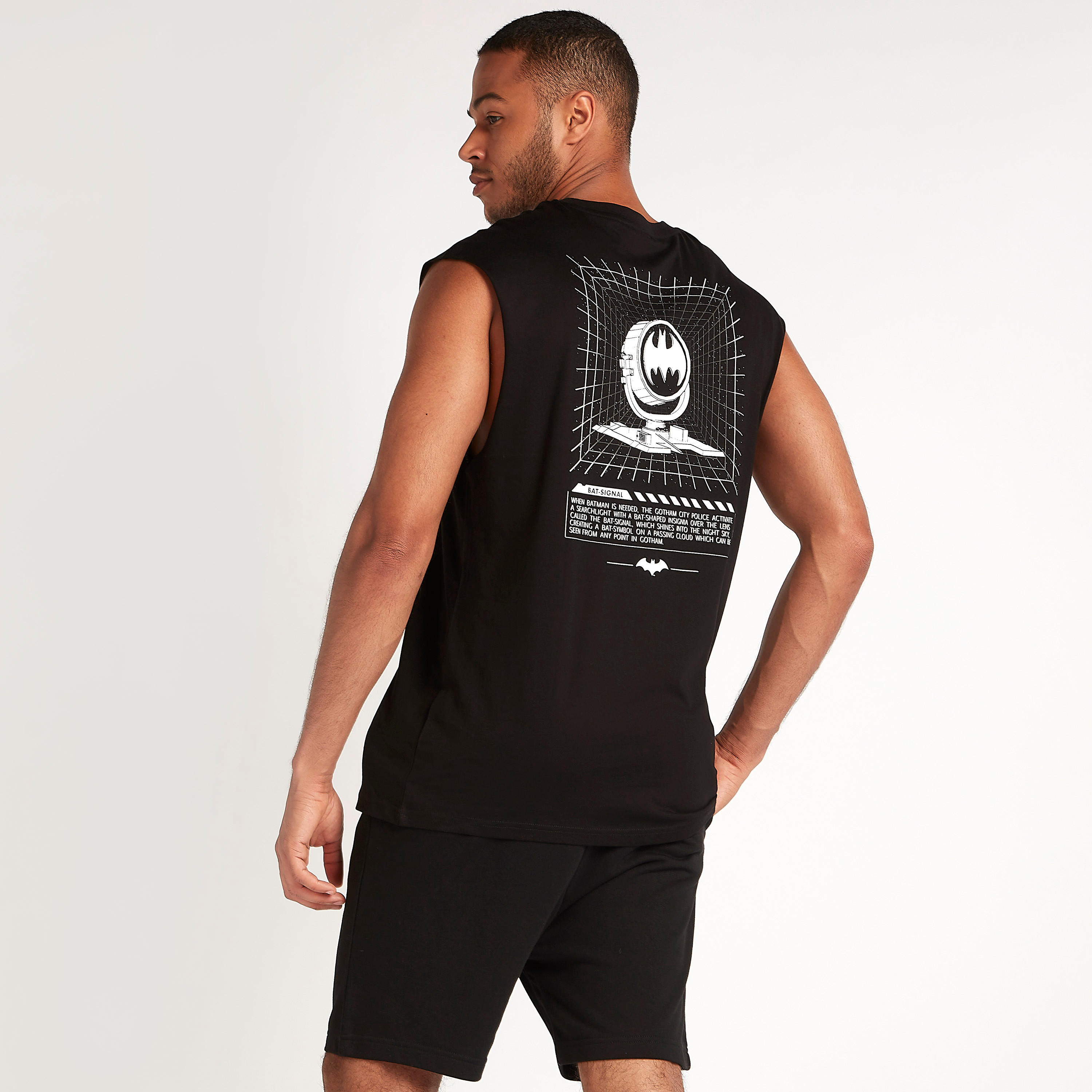 تيشيرت دون أكمام بياقة ضيّقة وطبعات باتمان-men-clothing-tshirtsandpolos-tshirts-image-6