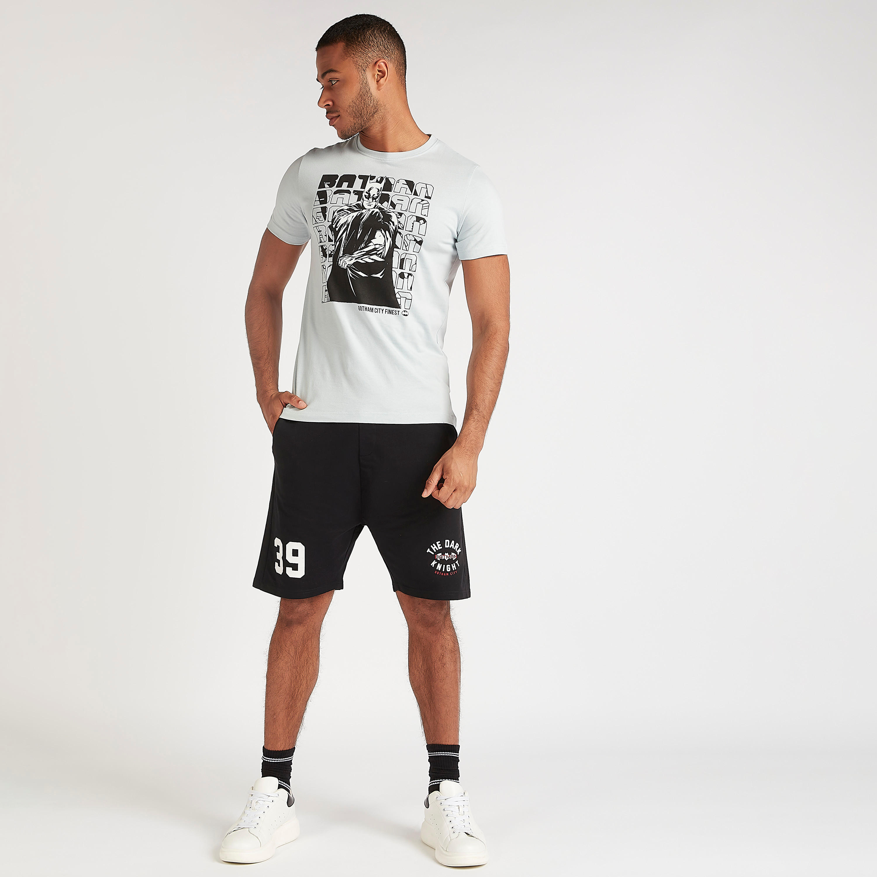 شورت بطبعات دارك نايت برباط إغلاق وخصر متوسّط الارتفاع-men-clothing-bottoms-shorts-image-2