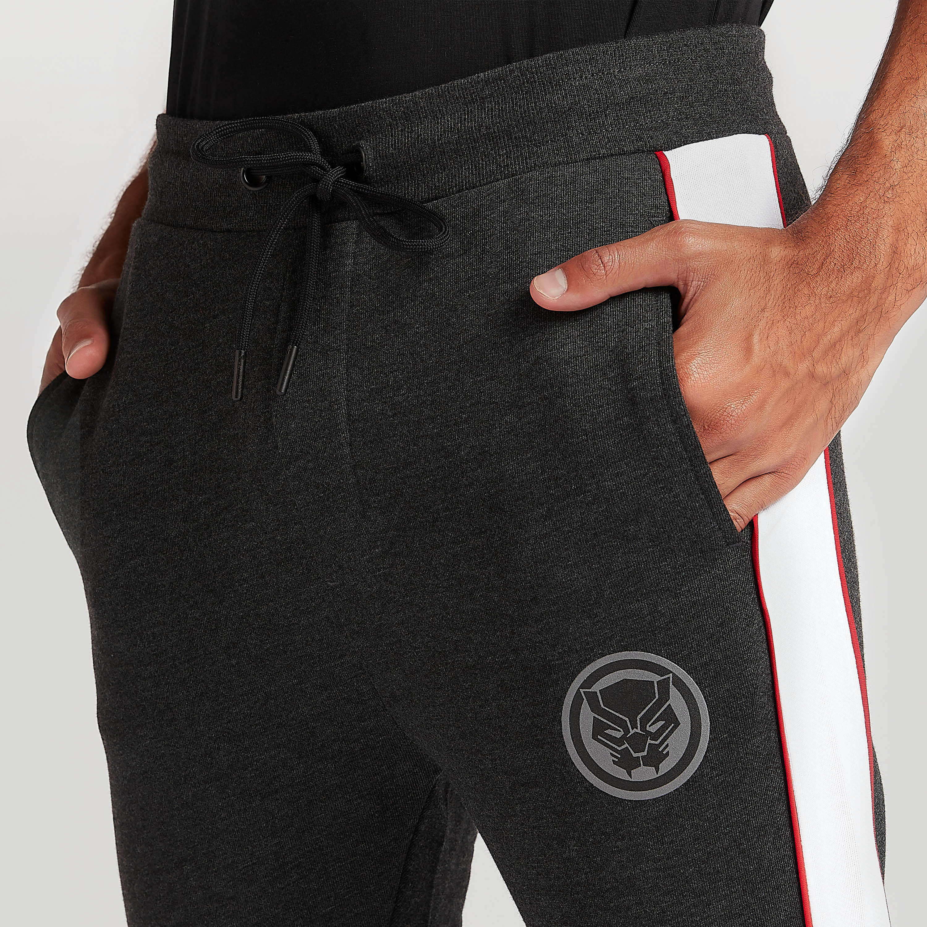 بنطلون رياضي برباط إغلاق وخصر متوسّط الارتفاع-men-clothing-bottoms-joggers-image-2