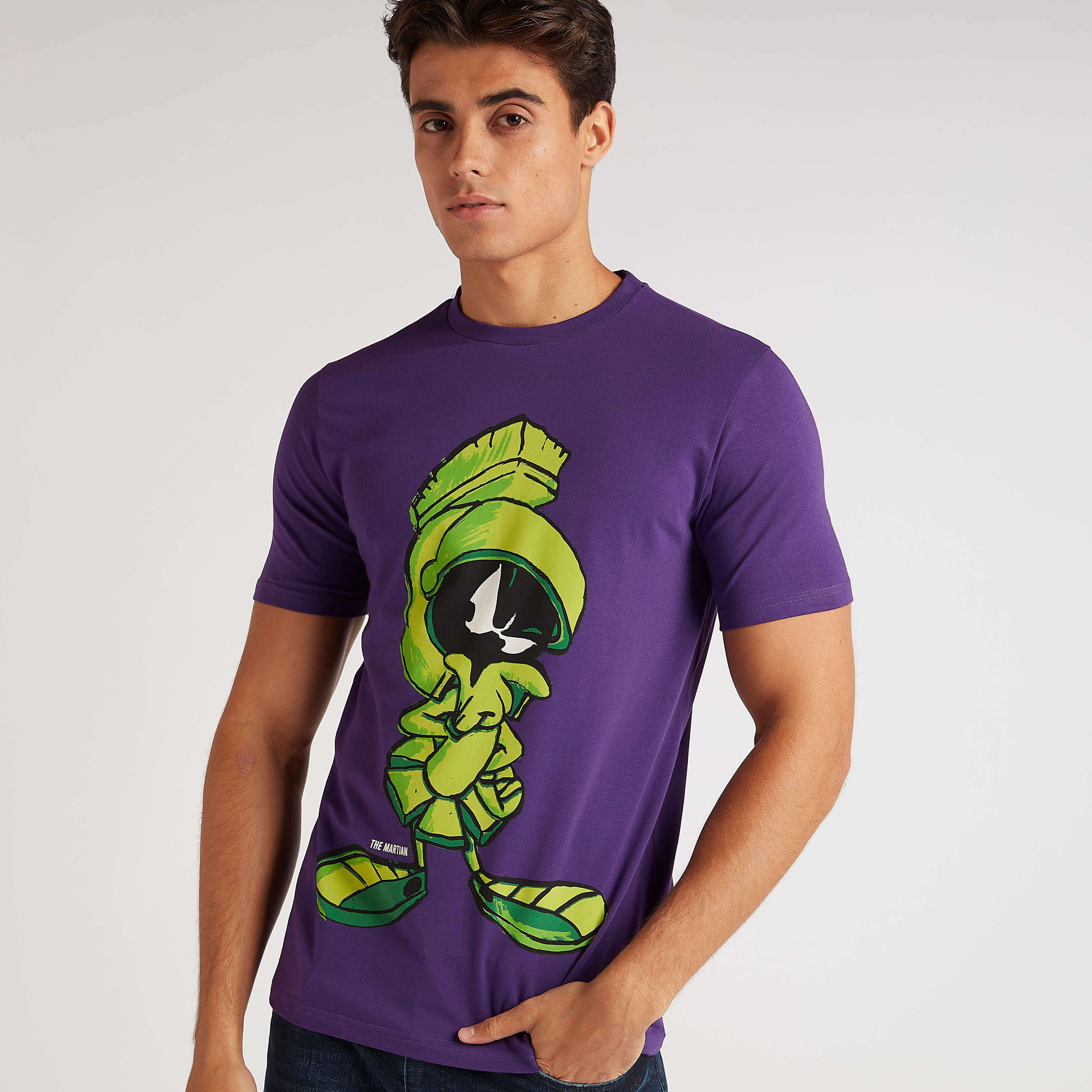 تيشيرت بياقة ضيقة وأكمام قصيرة وطبعات لوني تيونز-men-clothing-tshirtsandpolos-tshirts-image-1