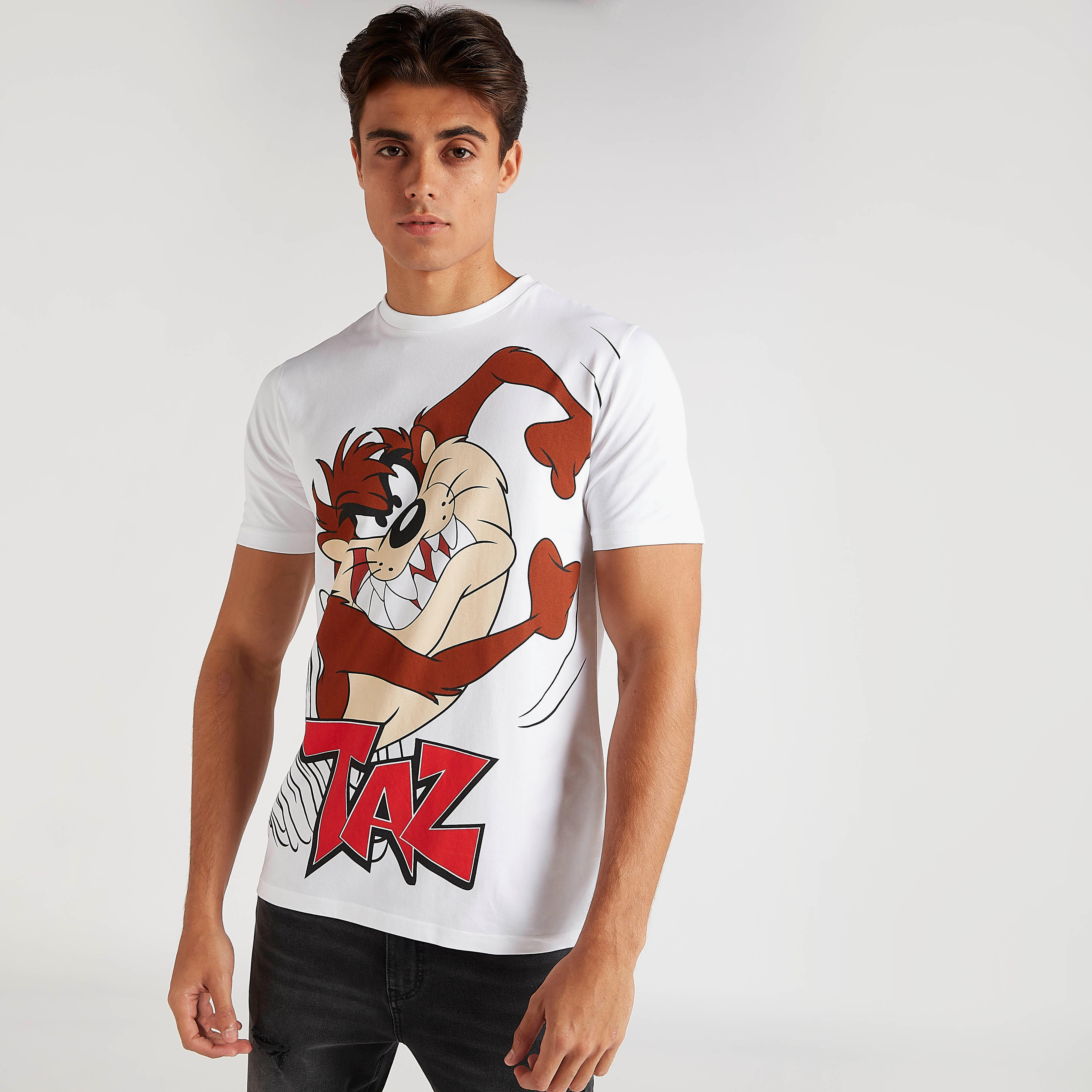 تيشيرت بياقة ضيّقة وأكمام قصيرة وطبعات تاز-men-clothing-tshirtsandpolos-tshirts-image-1