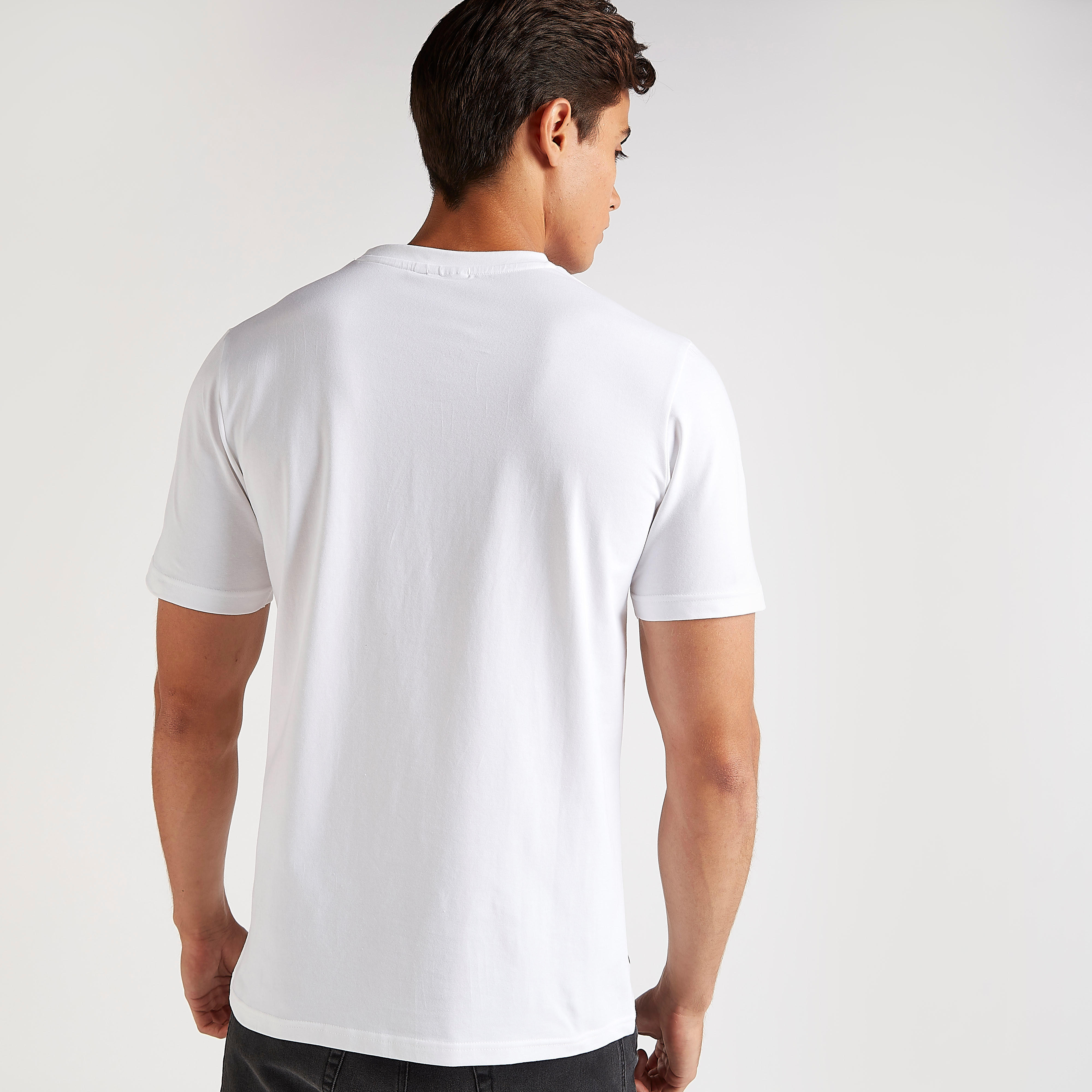 تيشيرت بياقة ضيّقة وأكمام قصيرة وطبعات تاز-men-clothing-tshirtsandpolos-tshirts-image-4