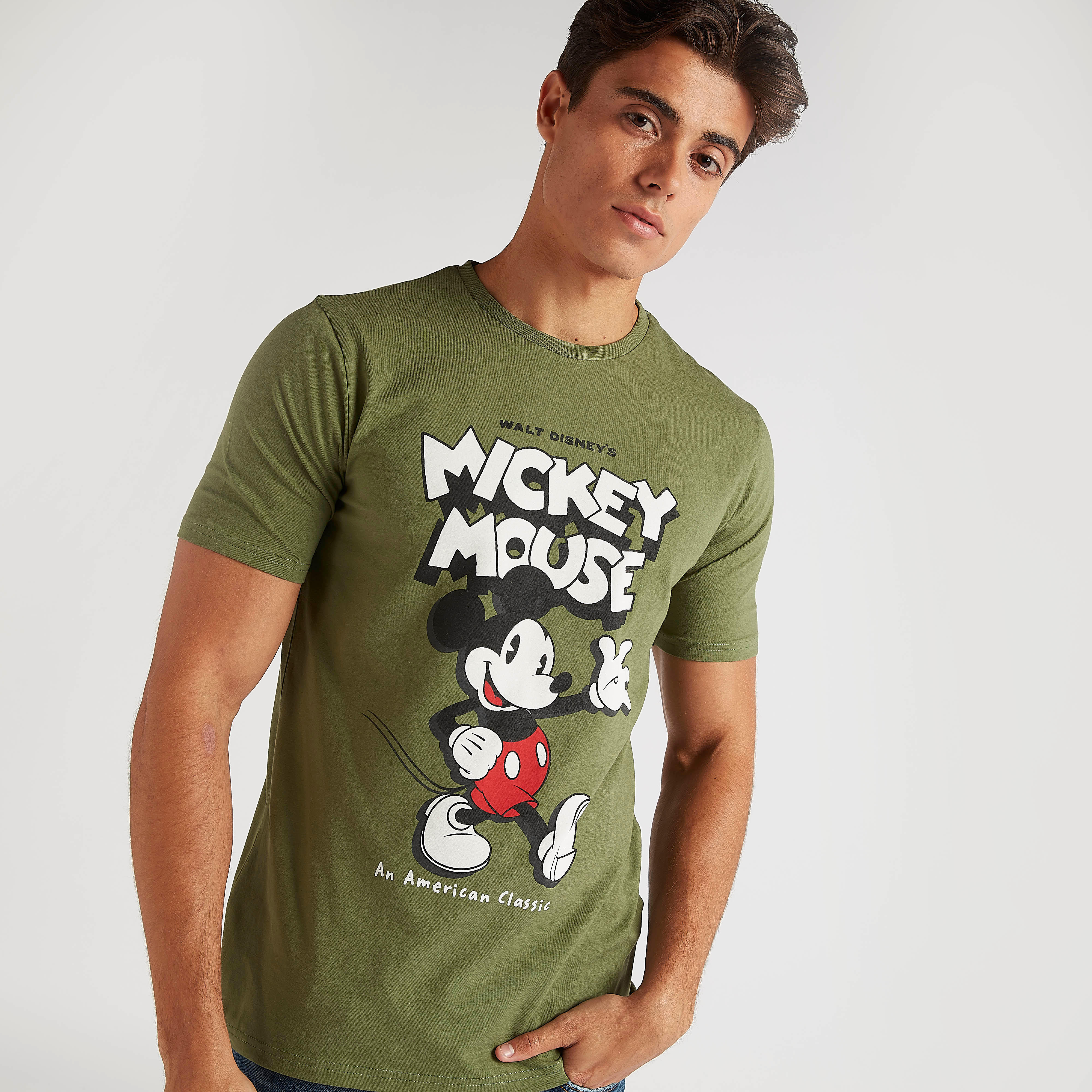 تيشيرت بياقة ضيّقة وأكمام قصيرة وطبعات ميكي ماوس-men-clothing-tshirtsandpolos-tshirts-image-1