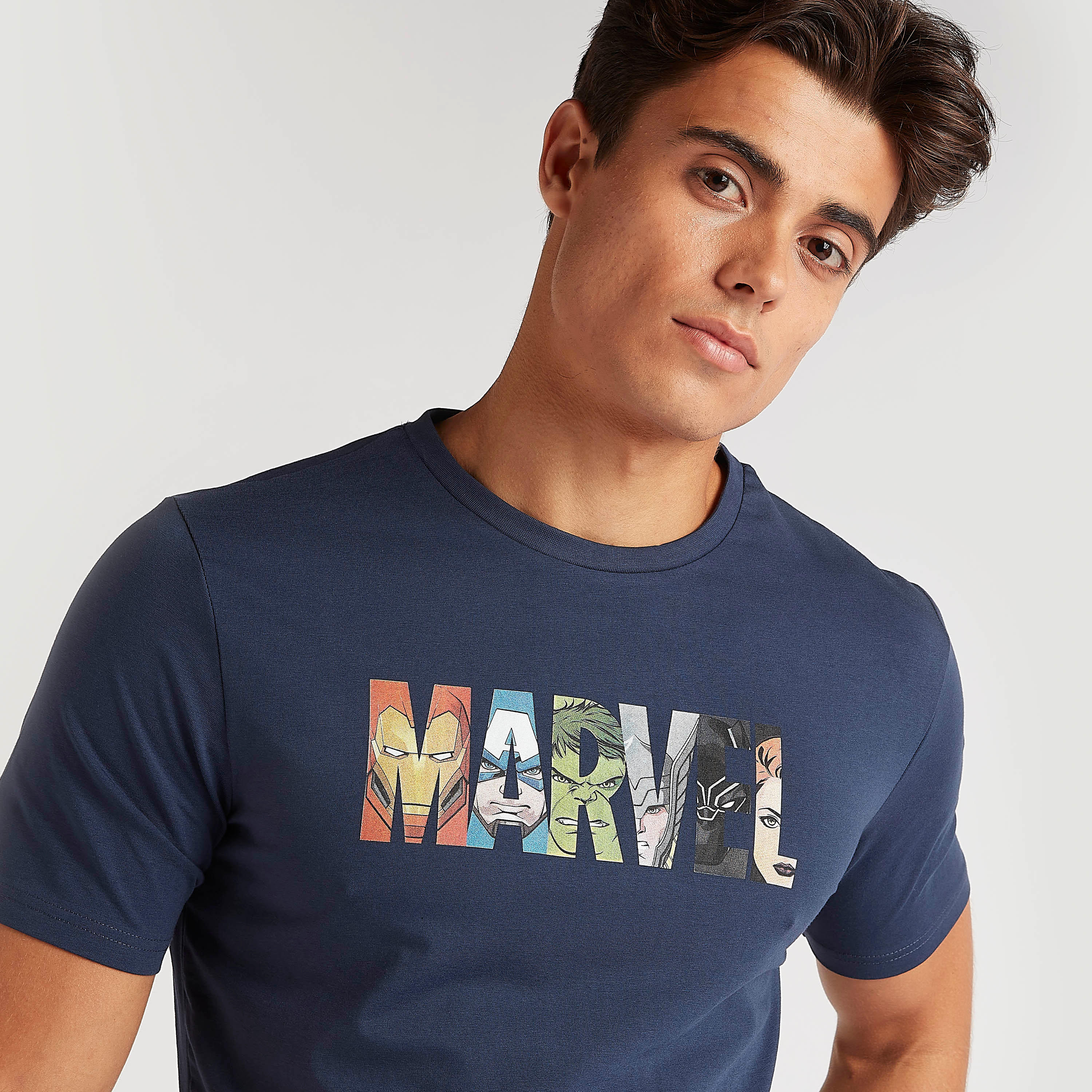 تيشيرت بياقة ضيّقة وأكمام قصيرة وطبعات مارفل-men-clothing-tshirtsandpolos-tshirts-image-3