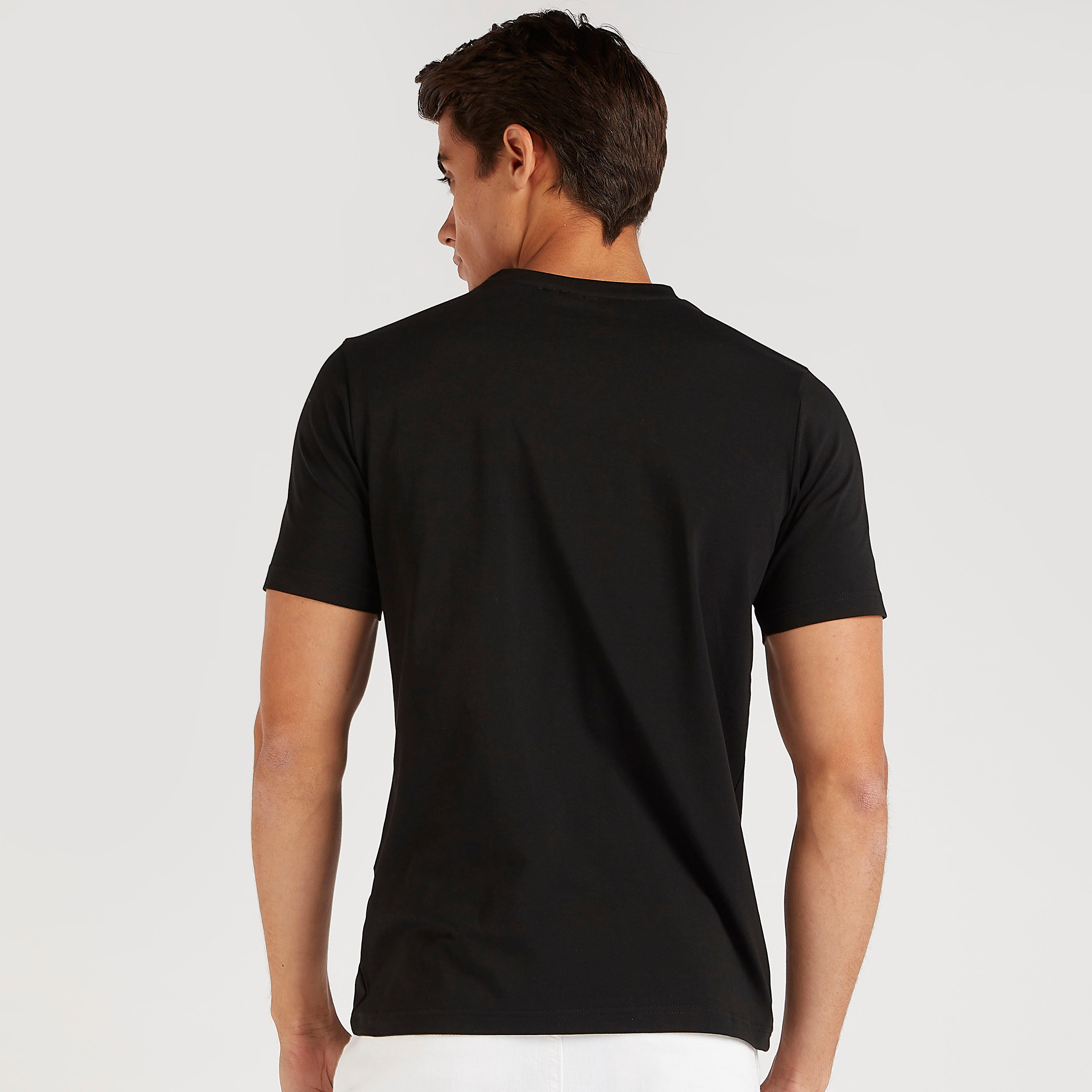 تيشيرت بأكمام قصيرة وياقة ضيقة وطبعات دونالد داك-men-clothing-tshirtsandpolos-tshirts-image-4